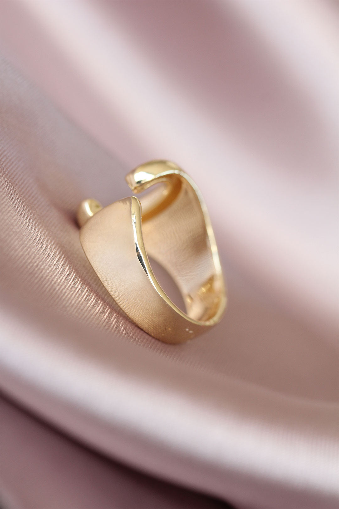 C Letter Gold Color Adjustable Metal Women's Ring