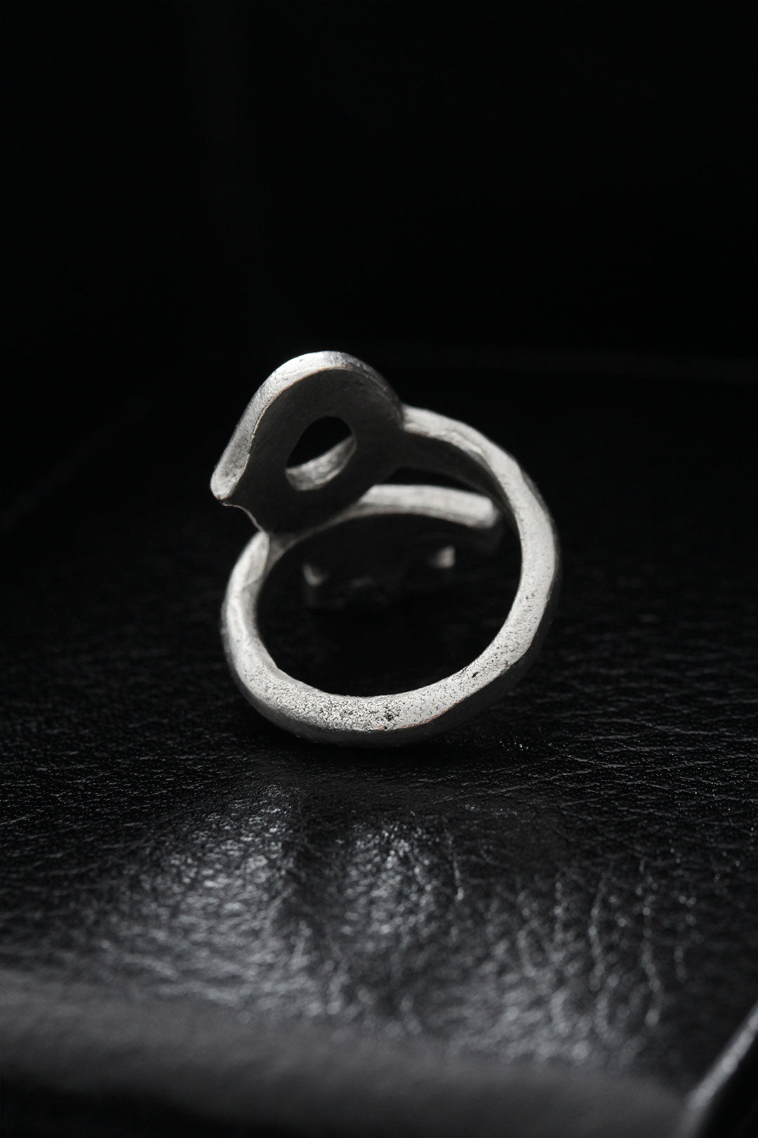 Adjustable Spiral Key Model Men's Ring