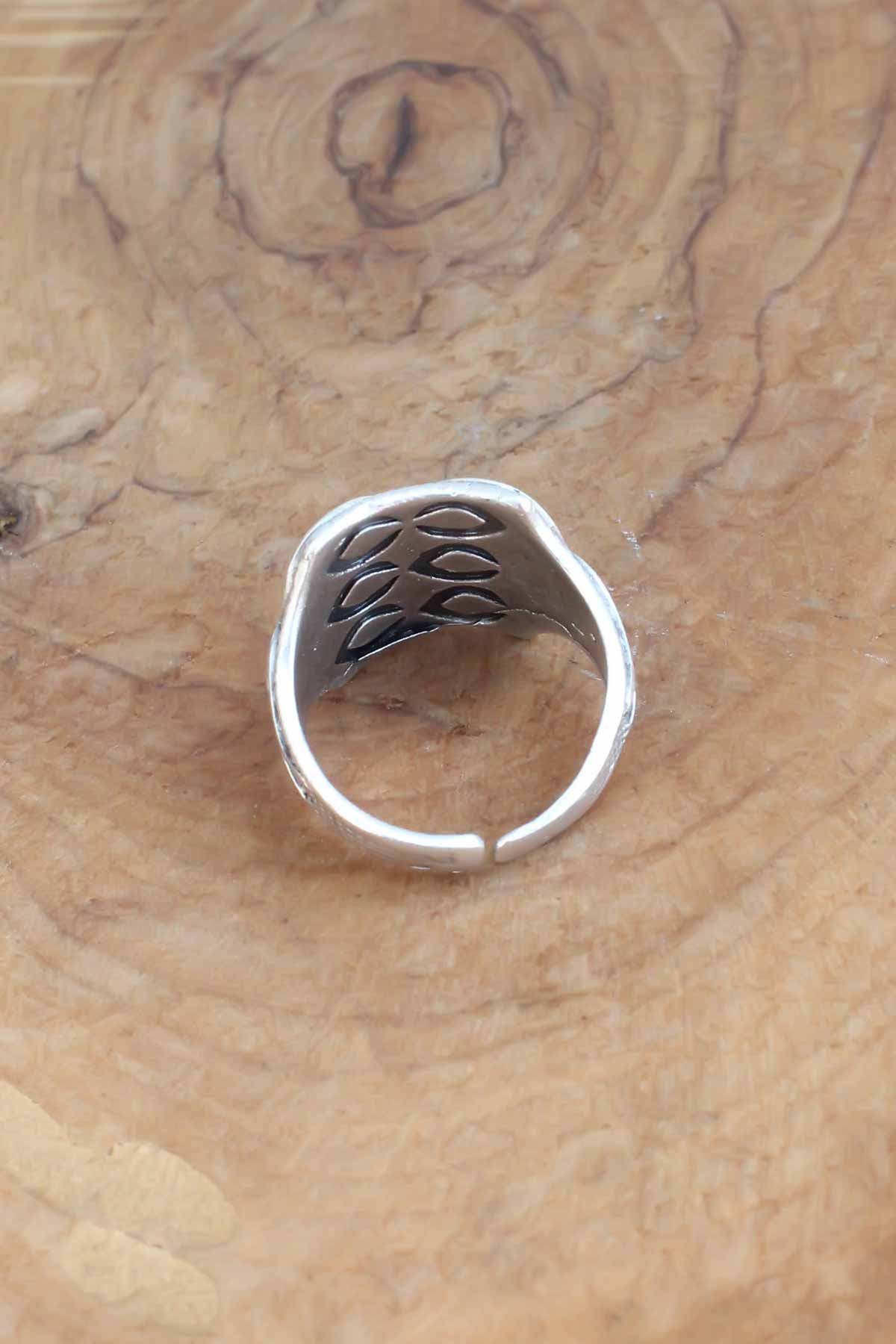 Motif Silver Color Adjustable Men's Ring
