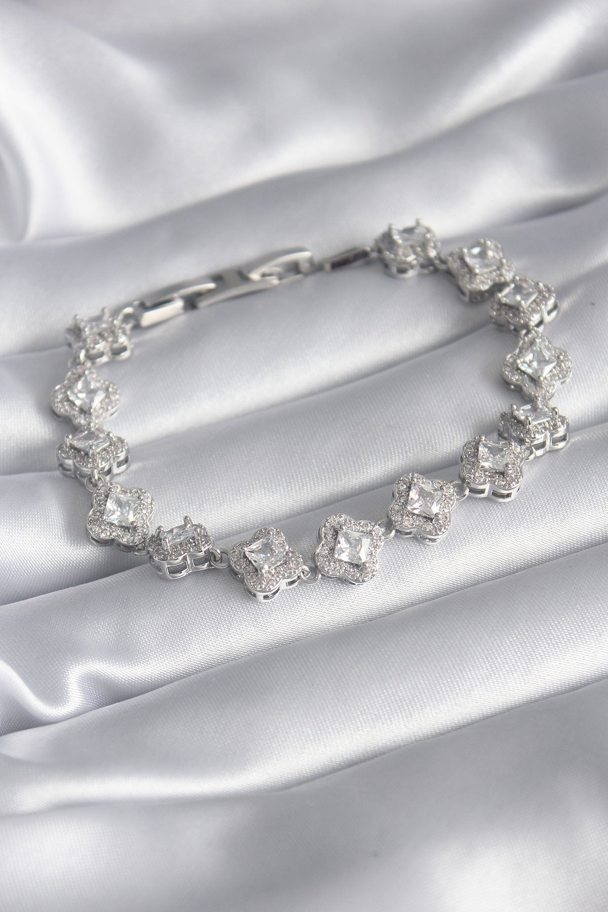 Brass Silver Color Zircon Stone Clover Model VIP Series Women's Bracelet