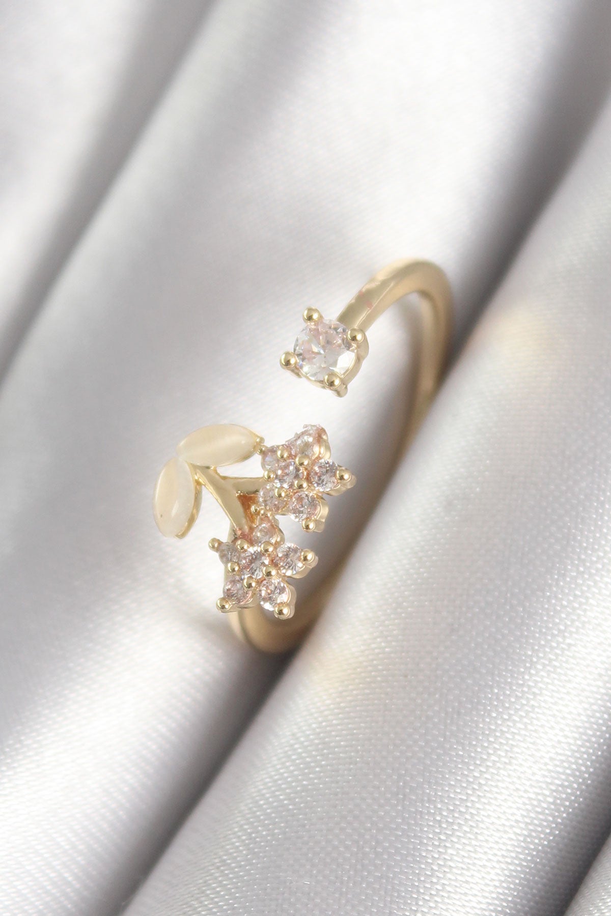Brass Gold Color Zircon Stone Flower Model Women's Ring