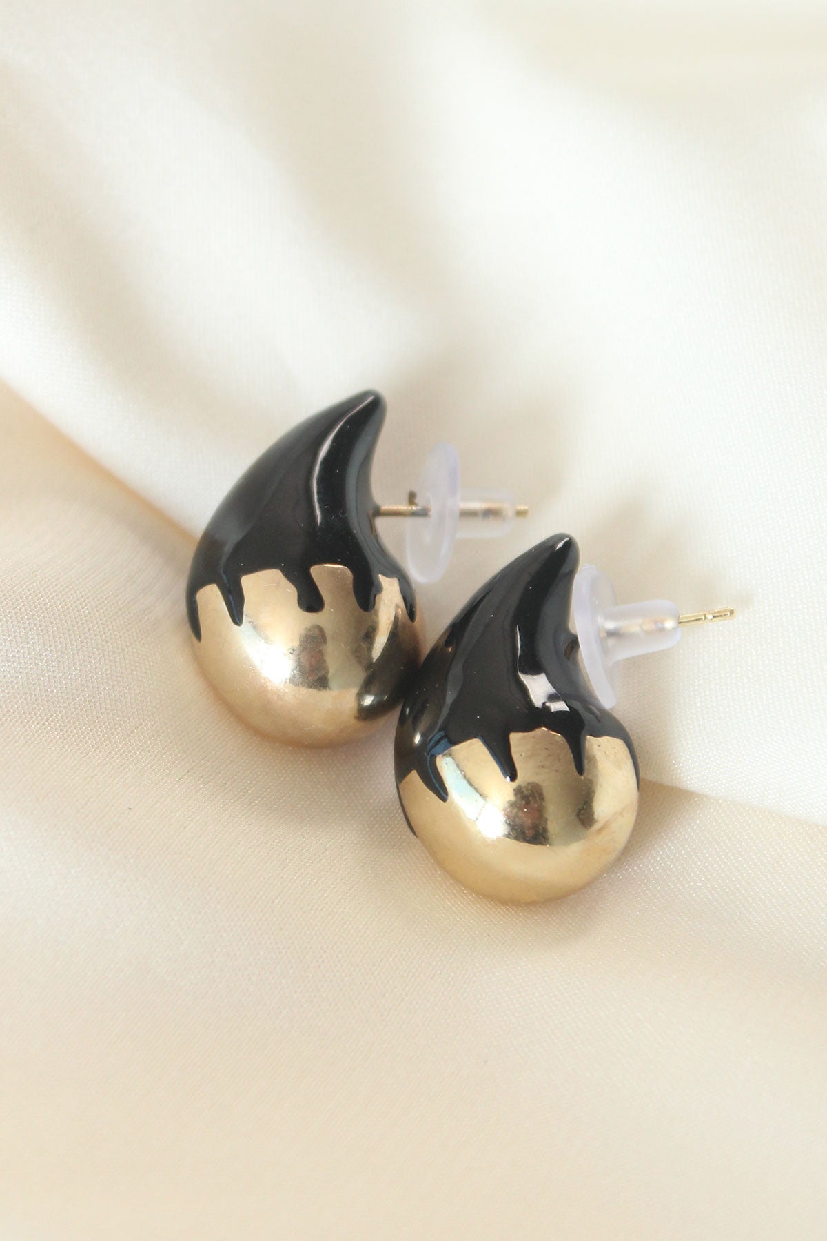 Minimal Black Enameled Two-Tone Drop Earrings