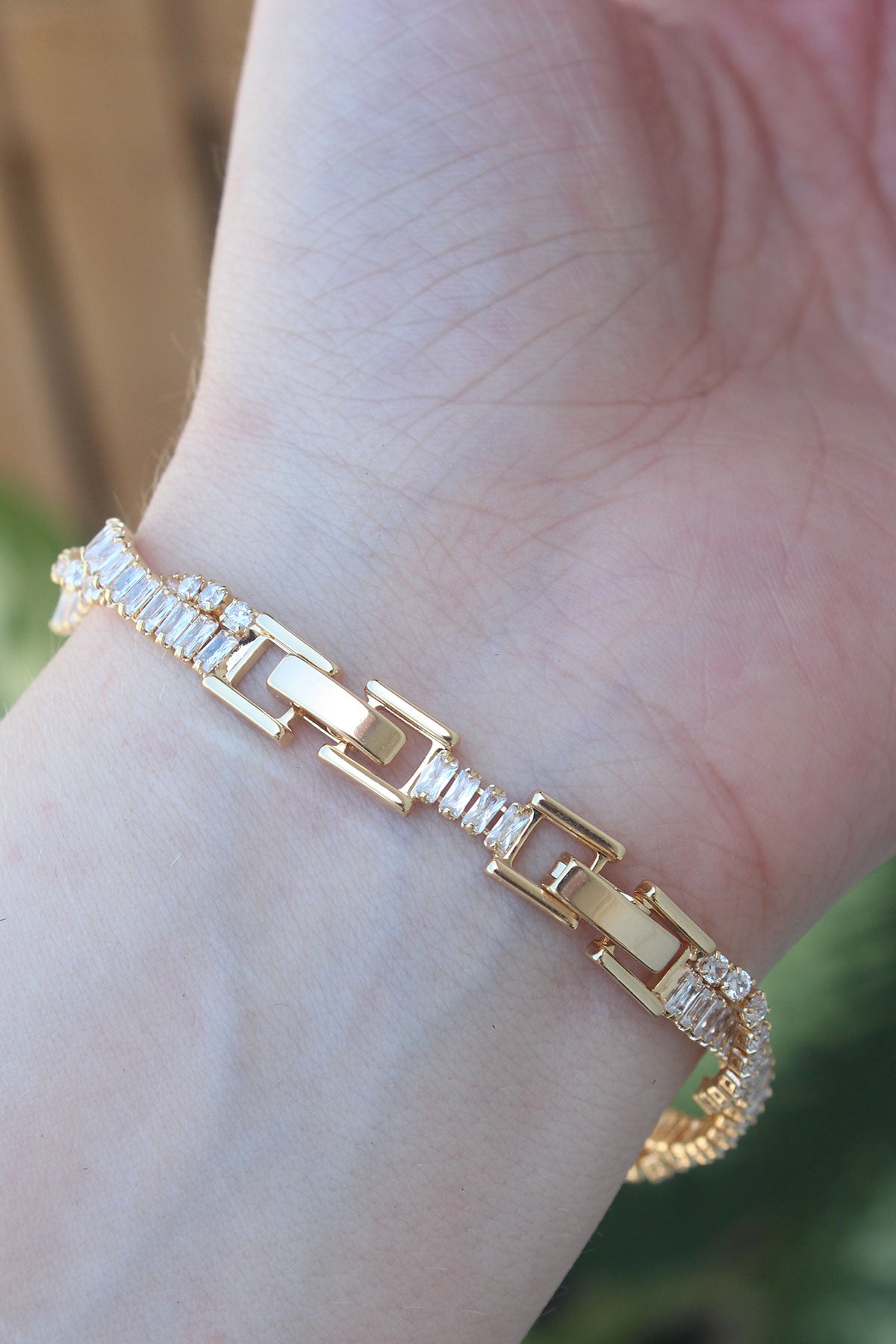 VIP Series Brass Zircon Stone Gold Color Spiral Model Bracelet