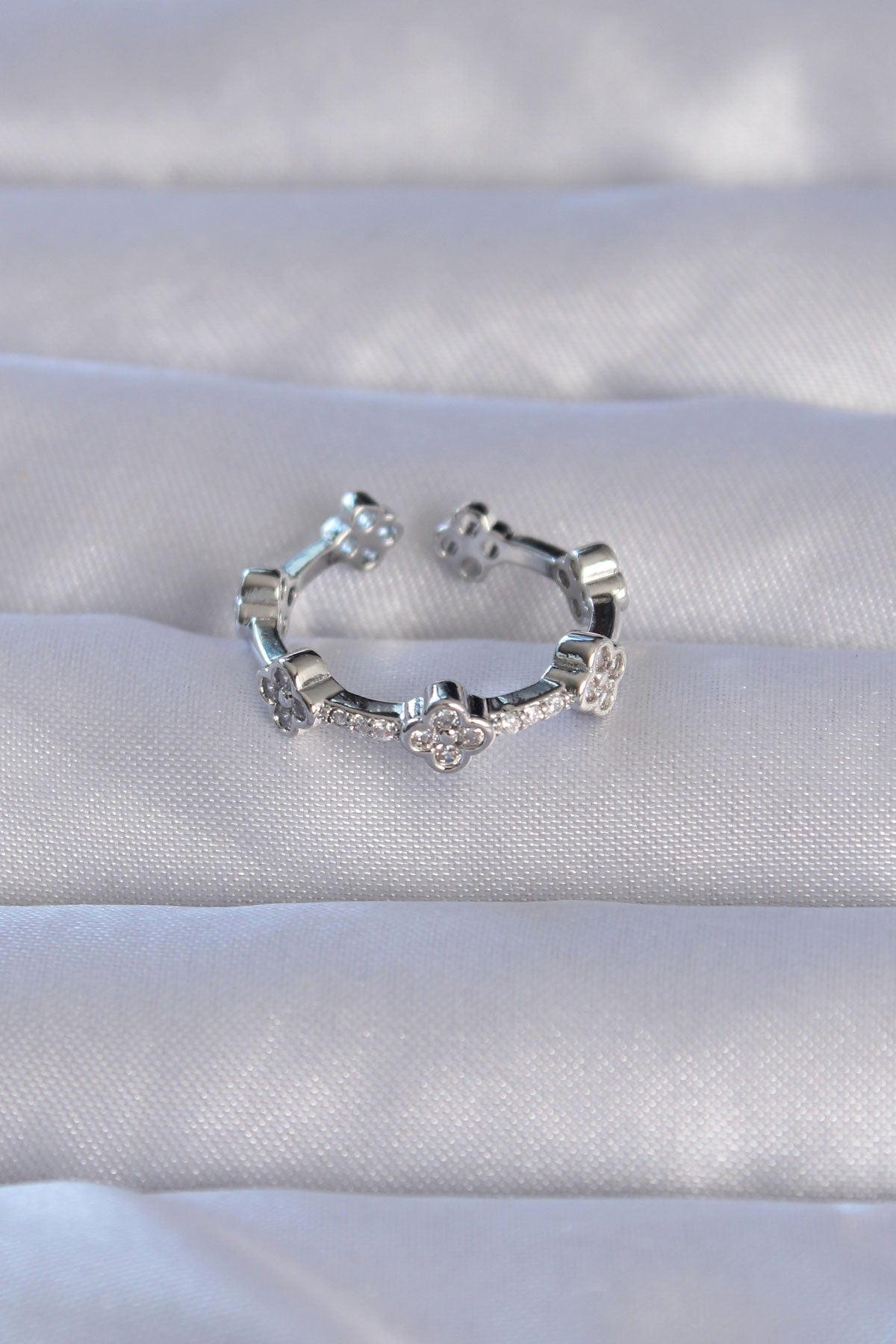 Brass Silver Color Zircon Stone Clover Model Adjustable Ring