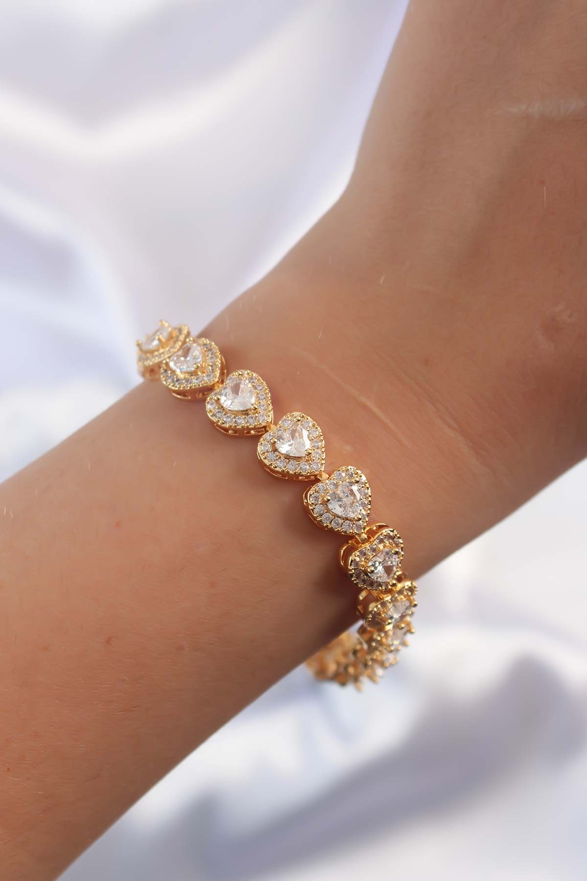 Brass VIP Series Gold Color Zircon Stone Heart Model Bracelet