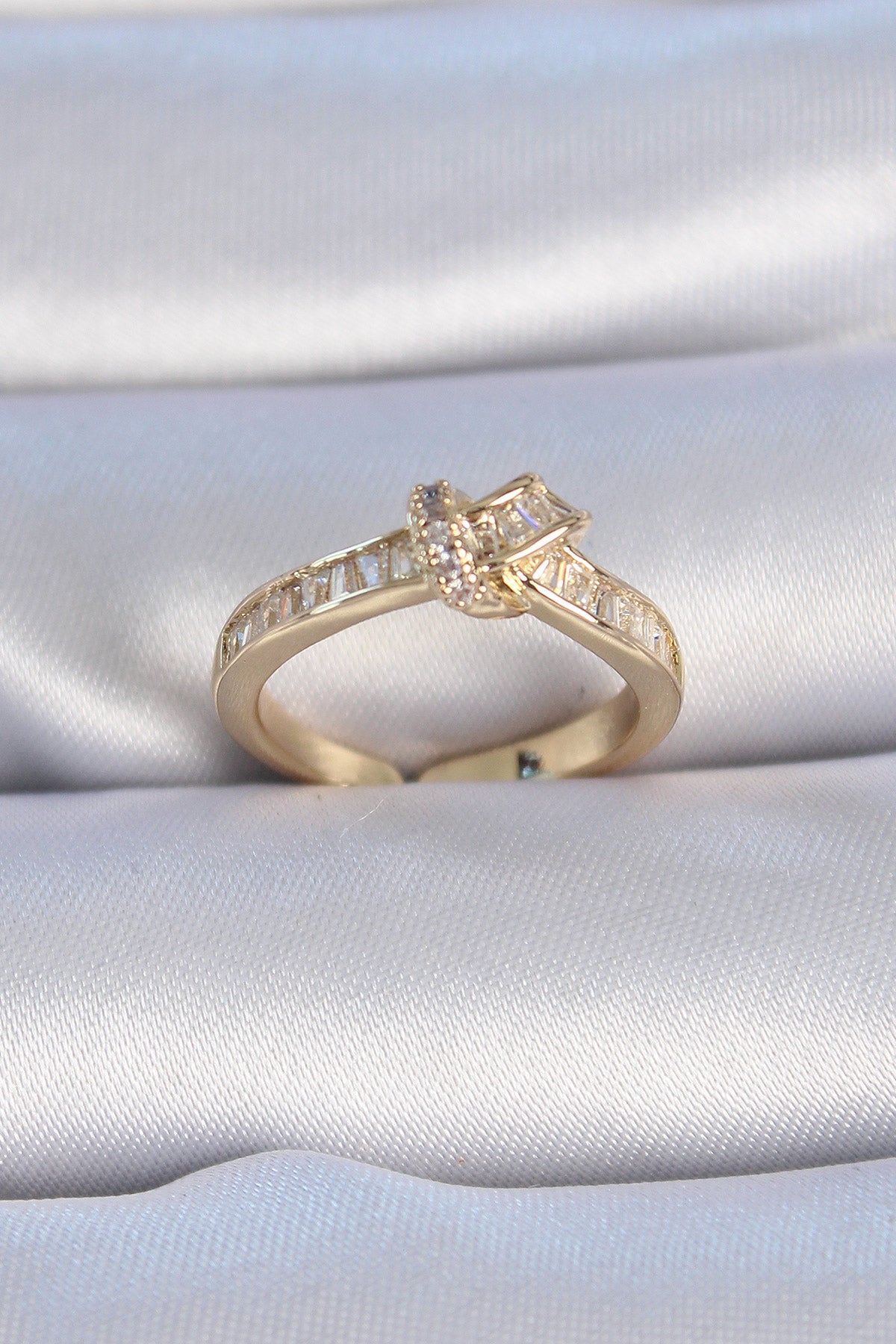 Brass Gold Color Zircon Stone Knot Model Women's Ring