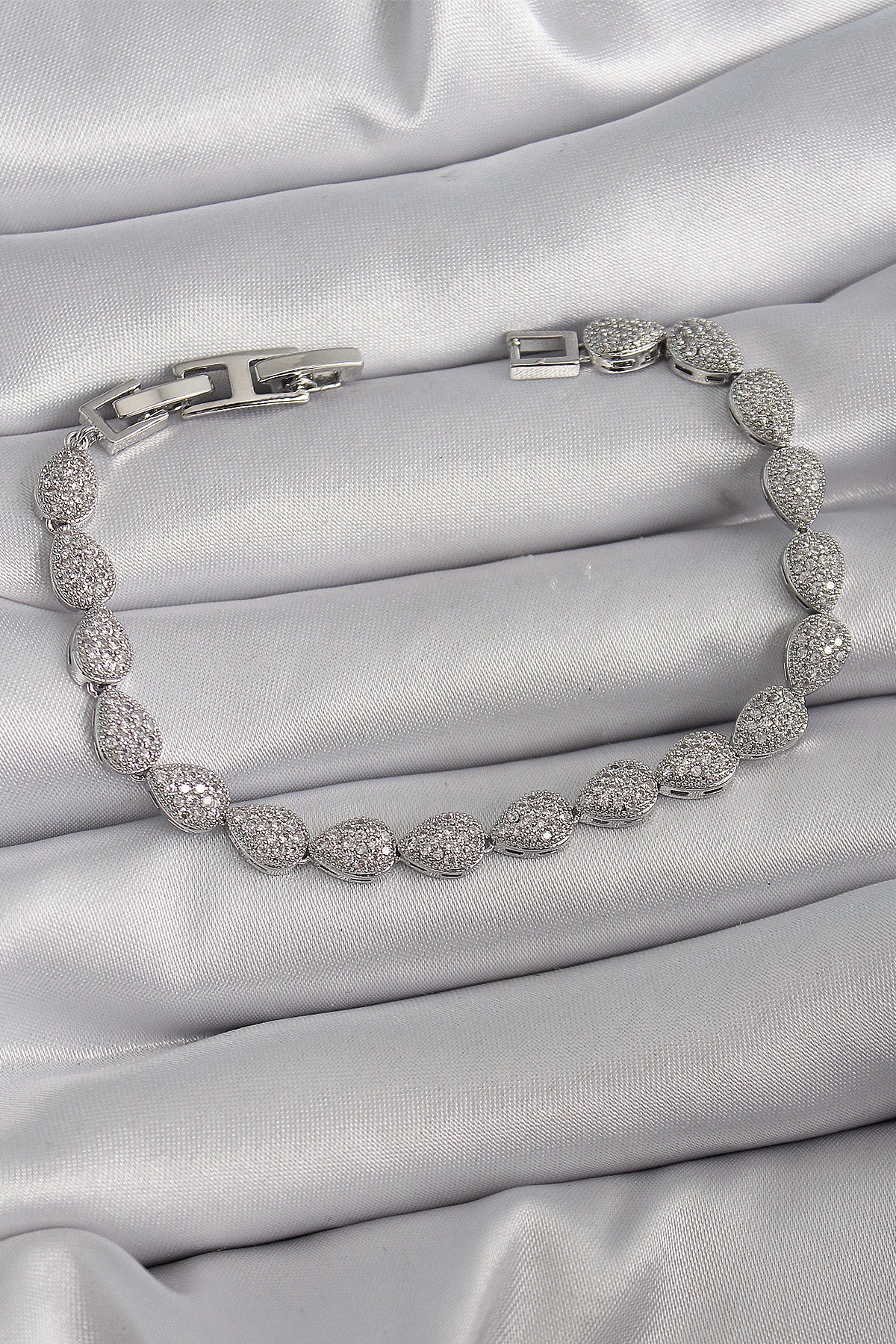 Brass Silver Color Zircon Stone Drop Model VIP Series Women's Bracelet
