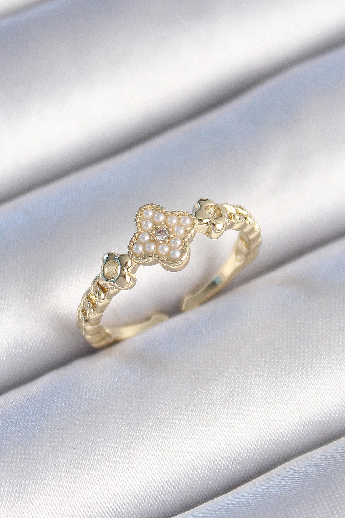 Brass Gold Color Pearl Clover Model Zircon Stone Detail Women's Ring