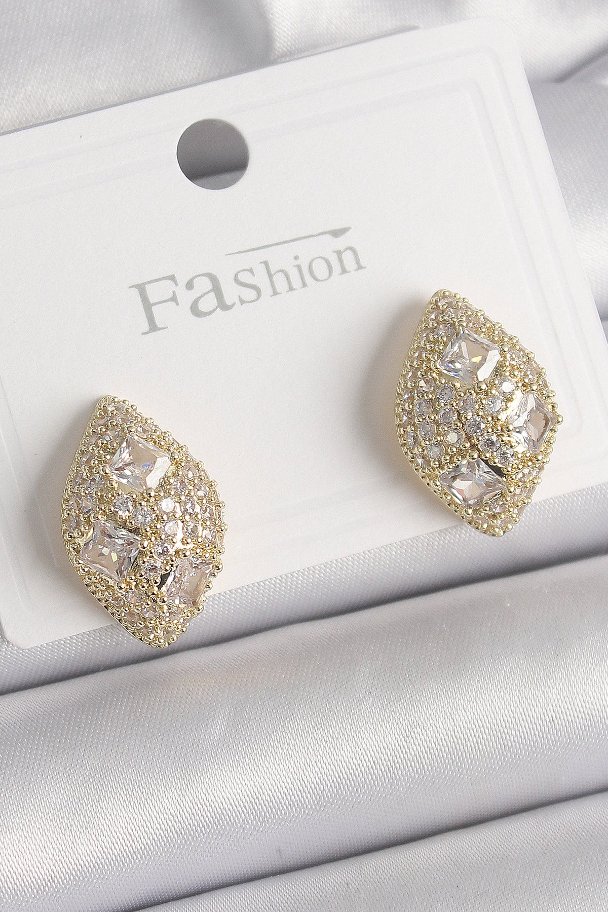 Brass Gold Color Zircon Stone Embroidered Drop Model Women's Earrings