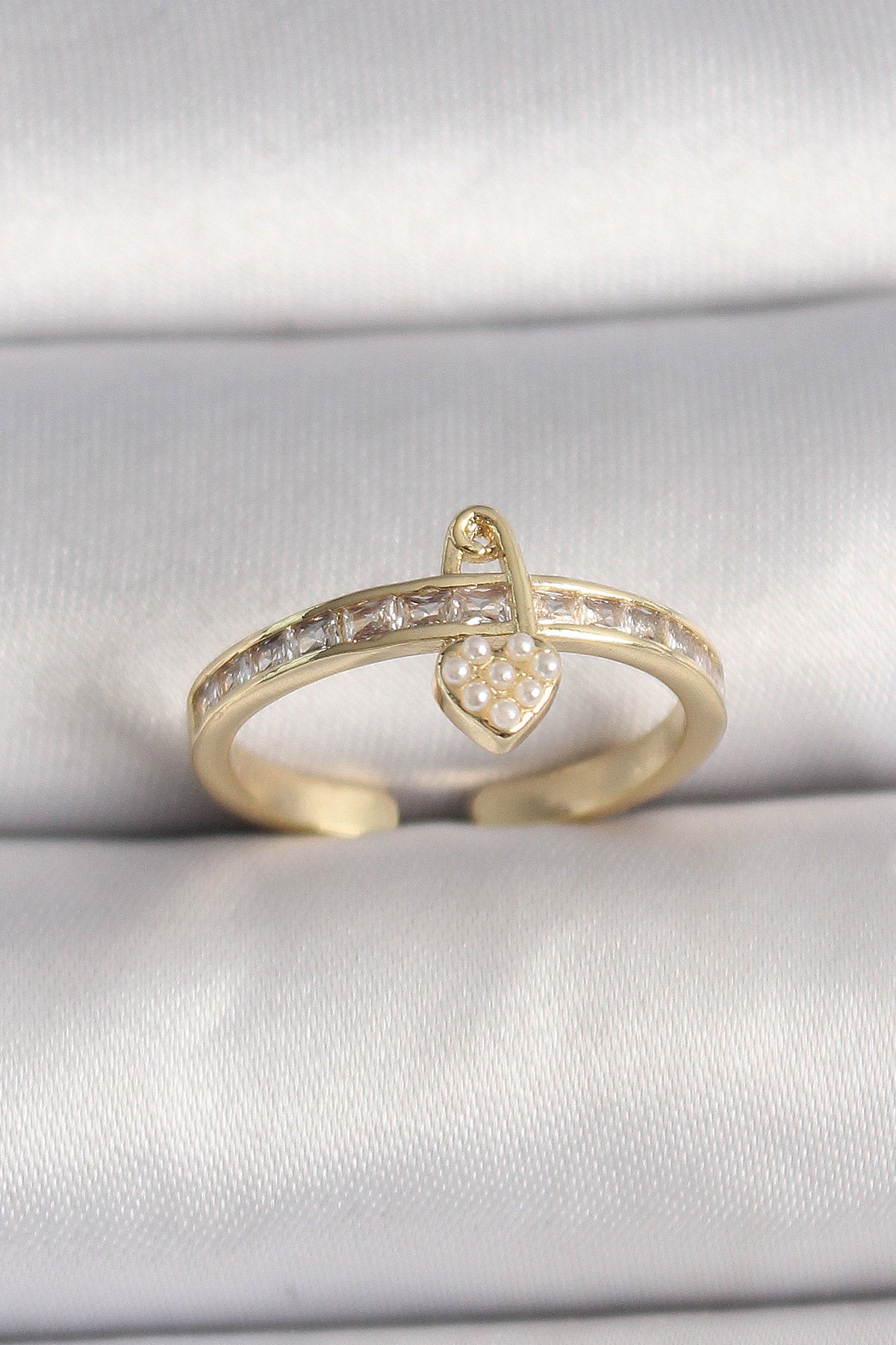 Brass Gold Color Zircon Stone Pearl Detail Lock Heart Figure Adjustable Ring
