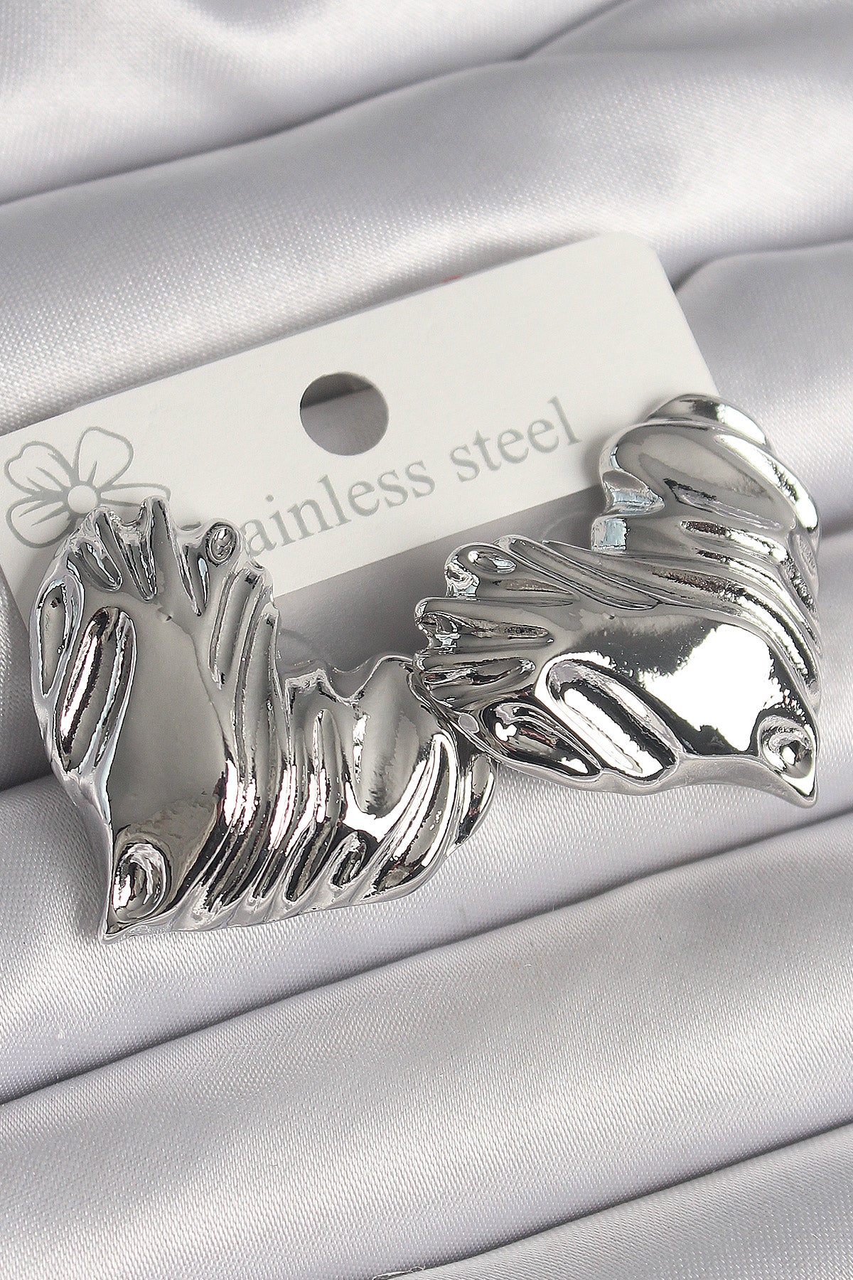 Brass Silver Color Embroidered Heart Model Women's Earrings