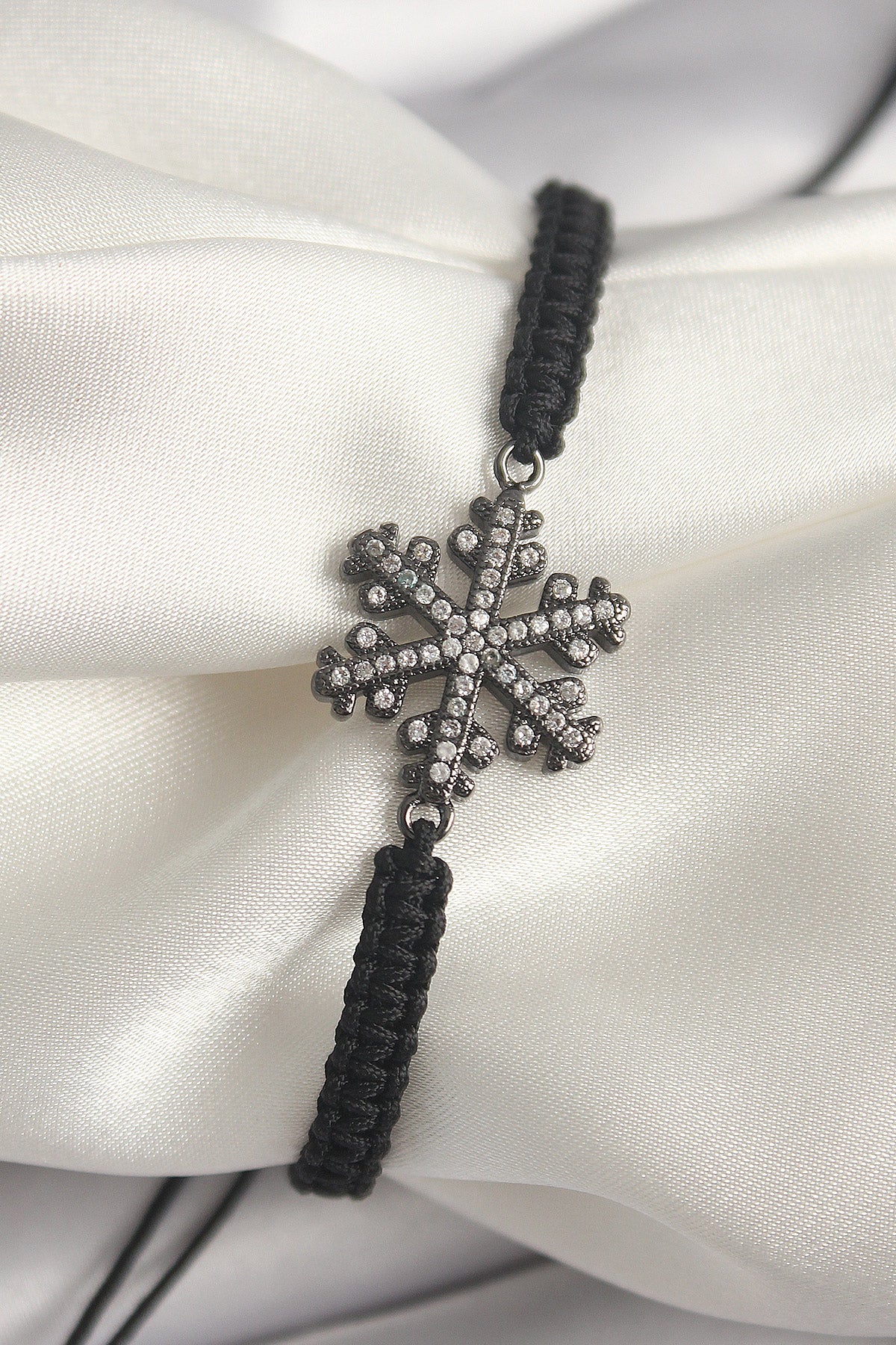 Brass Smoke Color Zircon Stone Snowflake Figure Macrame Lift Model Women's Bracelet