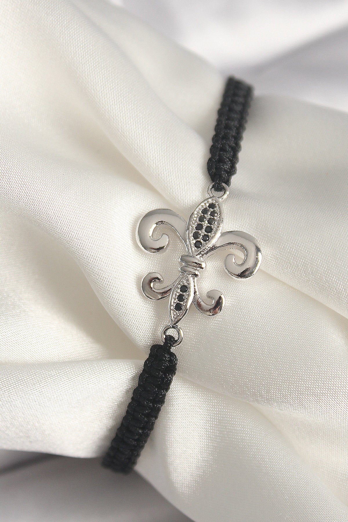 Brass Silver Color Zircon Stone Embroidered Lily Model Elevator Macrame Model Women's Bracelet