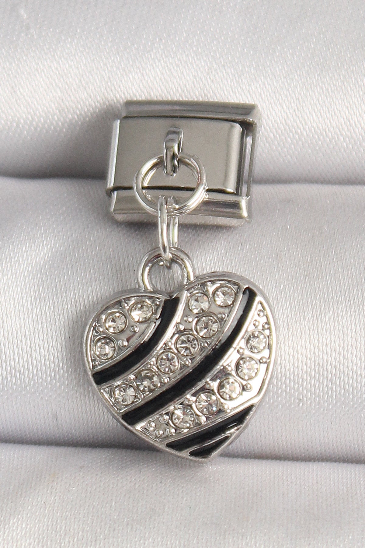 316L Çelik Gümüş Renk Zirkon Taşlı Kalp Model Nomination Charm