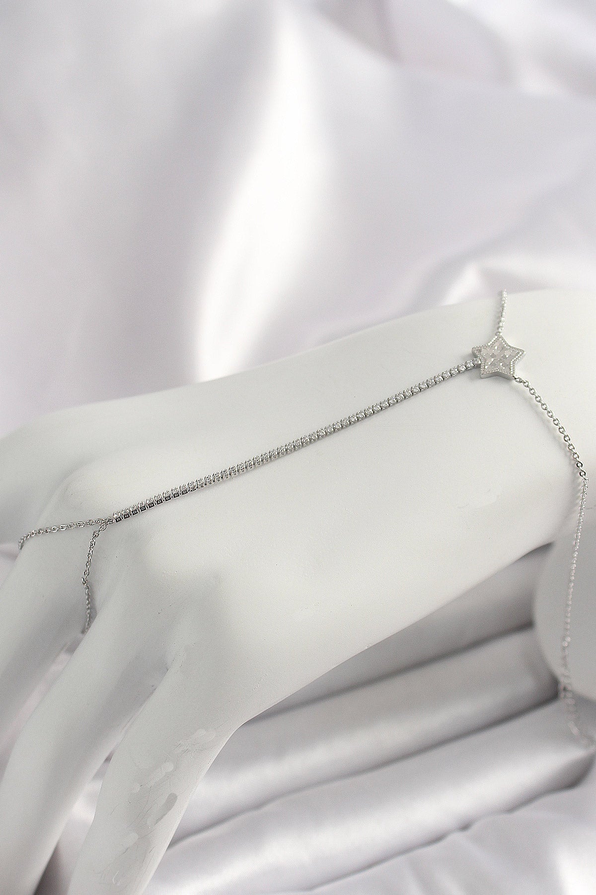 Pirinç Gümüş Renk Su Yolu Zirkon Taşlı Yıldız Model Kadın Şahmeran