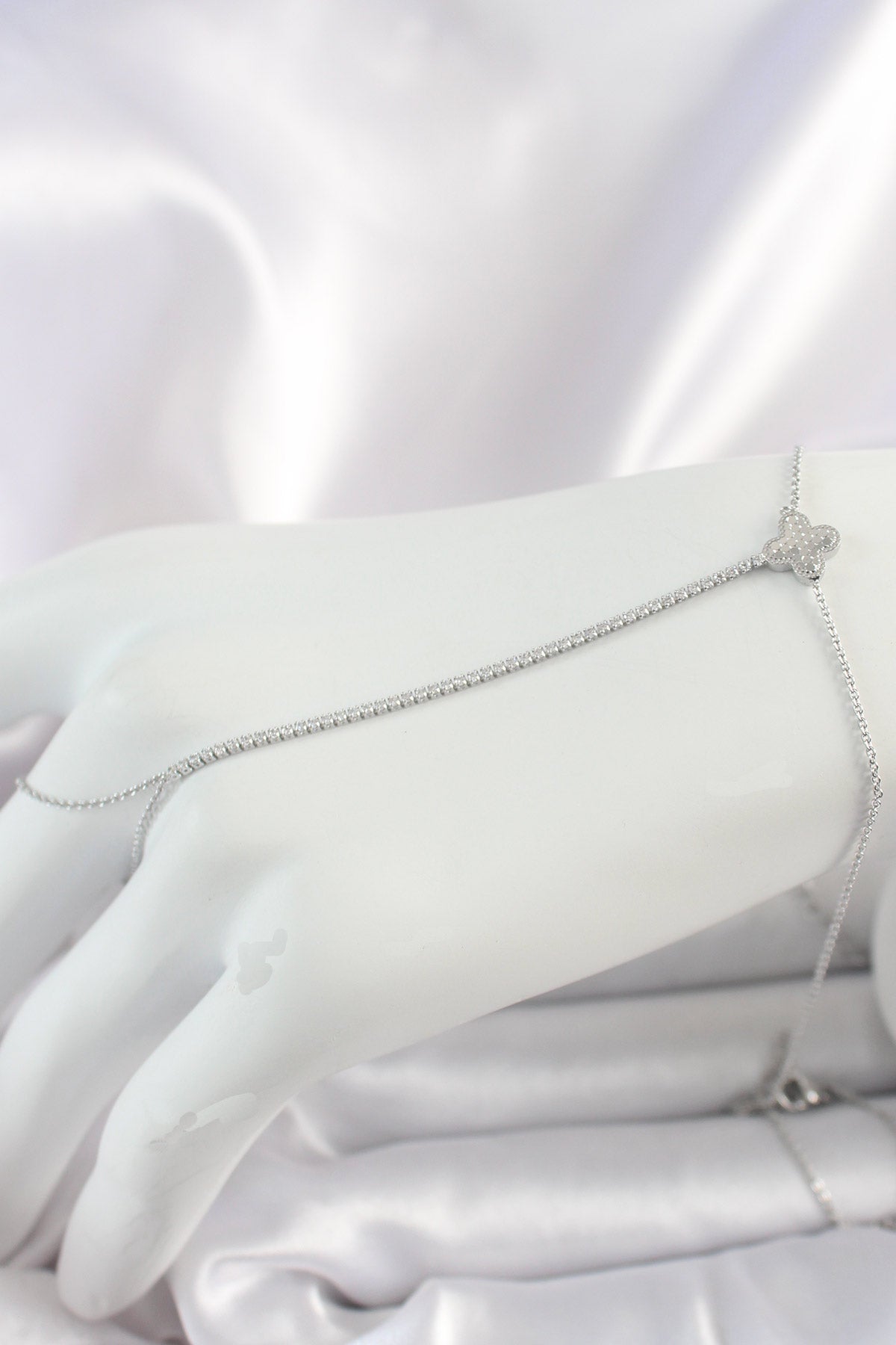 Brass Silver Color Waterway Zircon Stone Embroidered Clover Model Women's Shahmaran