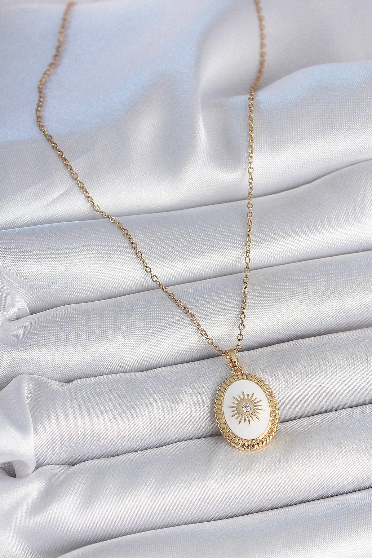 316L Steel Gold Color Chain White Enamel Sun Embroidered Zircon Stone Detailed Medallion Model Women's Necklace