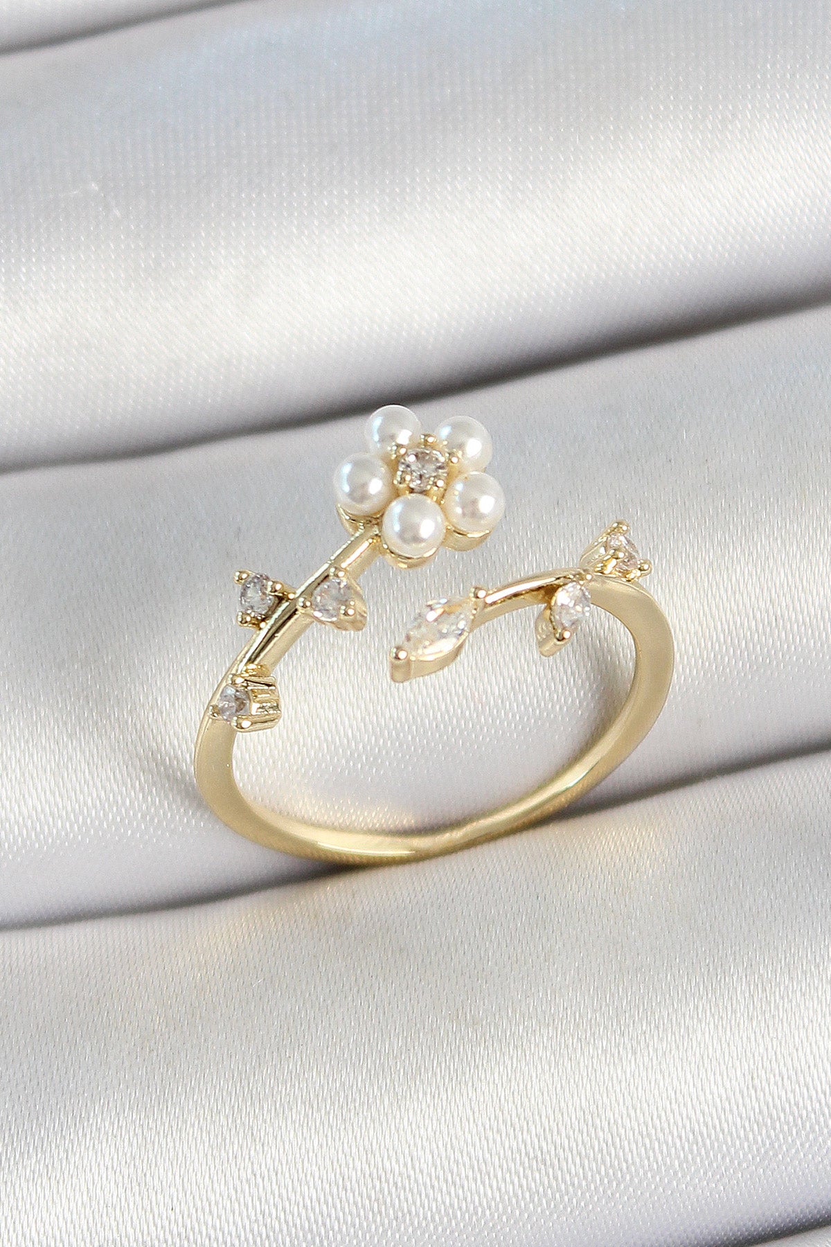 Brass Pearl Detailed Daisy Figured Zircon Stone Gold Color Adjustable Women's Ring