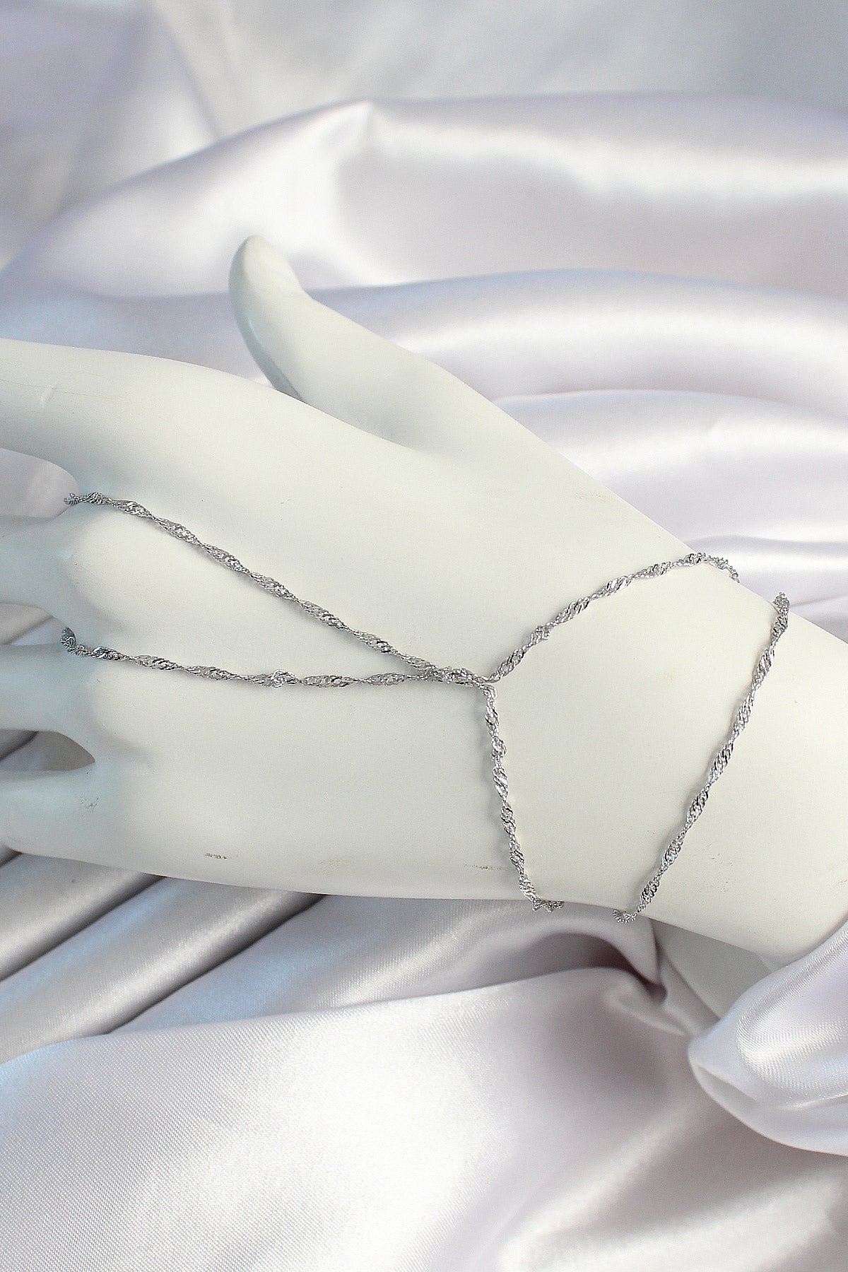 Pirinç Gümüş Renk Esnek Burgu Zincirli Şahmeran