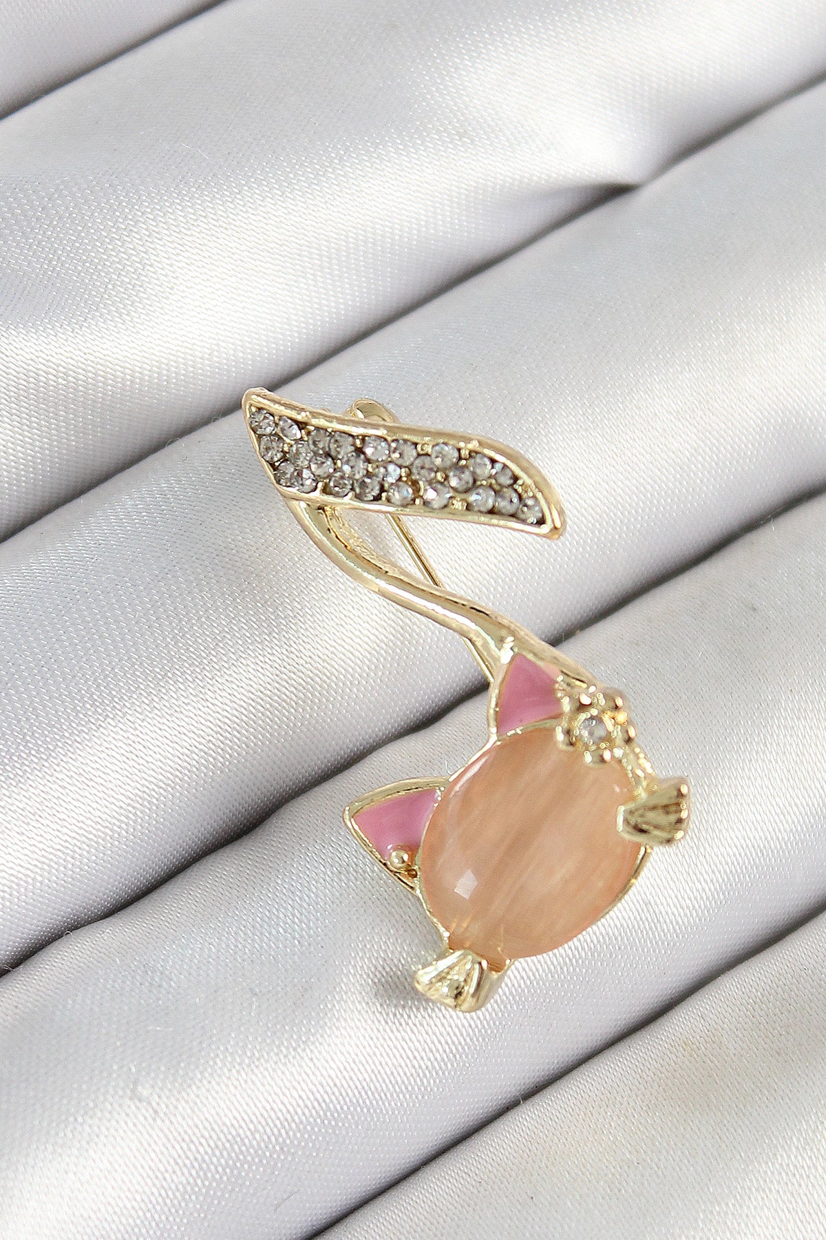 Zircon Stone 3D Cat Detailed Musical Note Figured Gold Color Women's Brooch