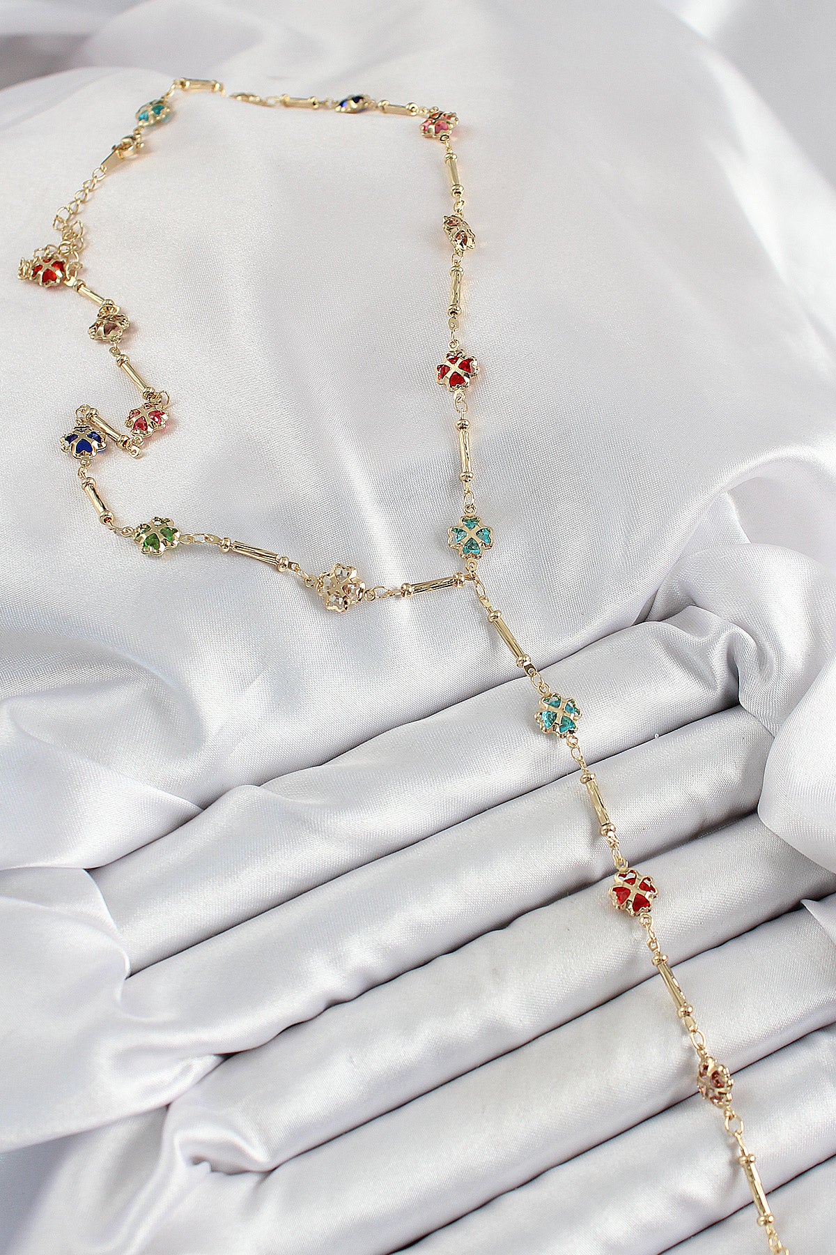 Pirinç Asorti Kalpli Yonca Model Gold Renk Zirkon Taşlı Y Kolye