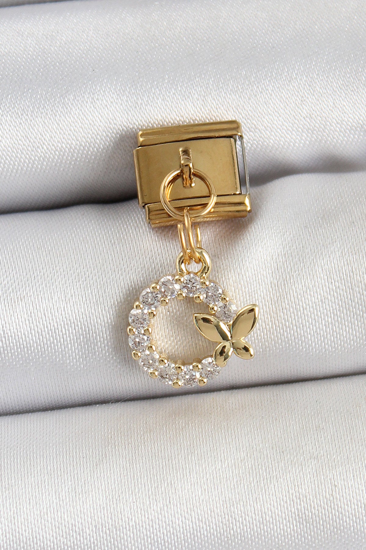 316L Çelik Sallantılı Zirkon Taşlı Kelebek Detaylı Halka Model Gold Renk Nomination Charm