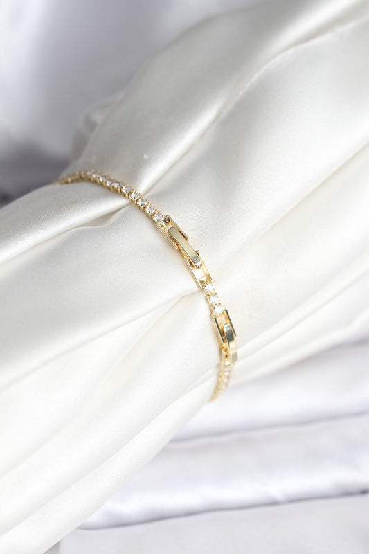Yıldız Model Zirkon Taşlı Gold Renk Pirinç Su Yolu Kadın Bileklik