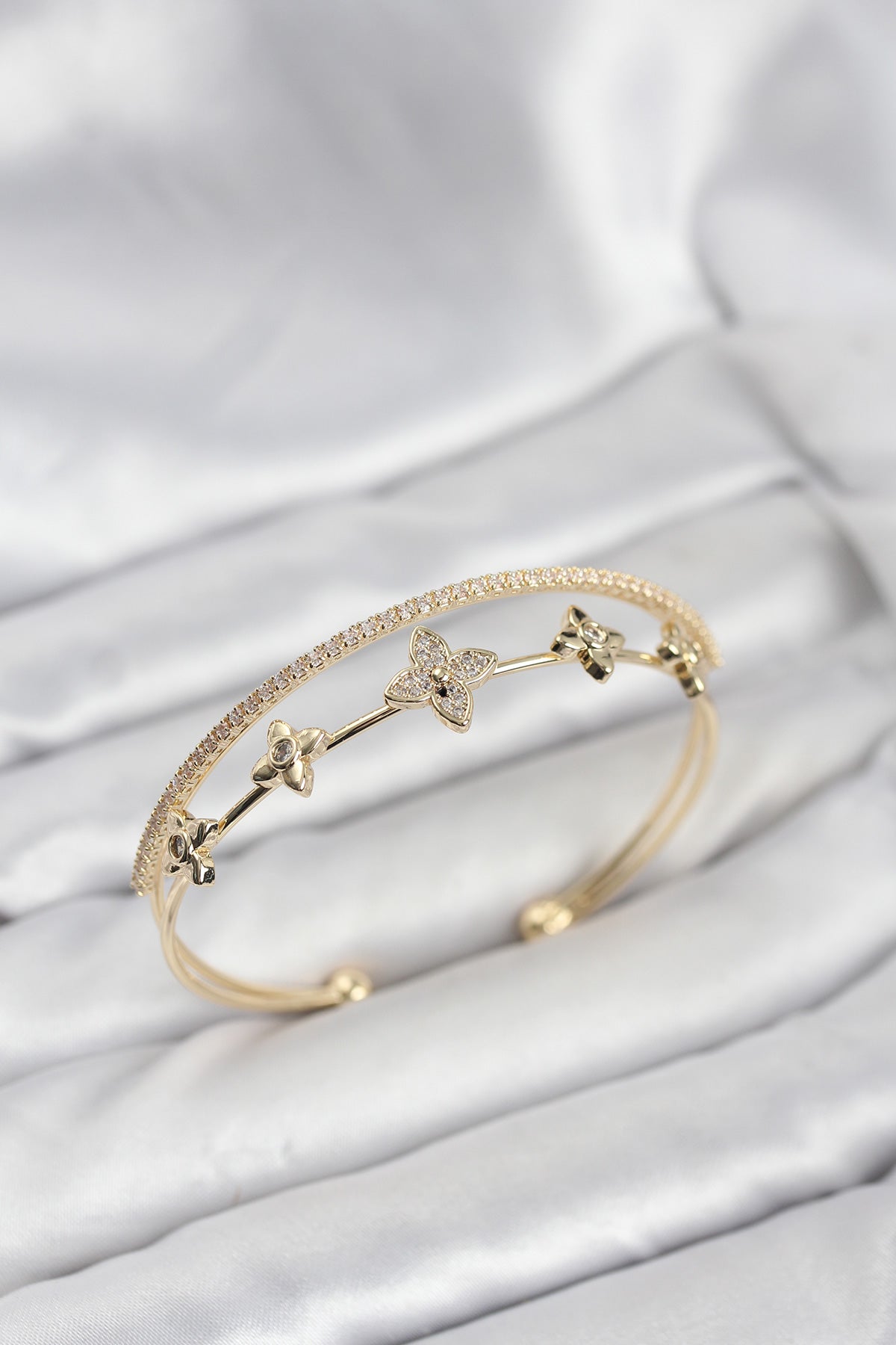 Brass Gold-Tone Flower Women's Bracelet