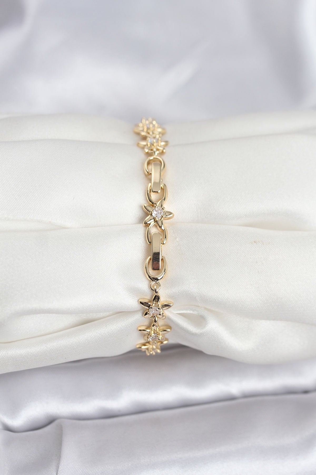 Brass Gold-Tone Star Women's Bracelet with Zircon Detail