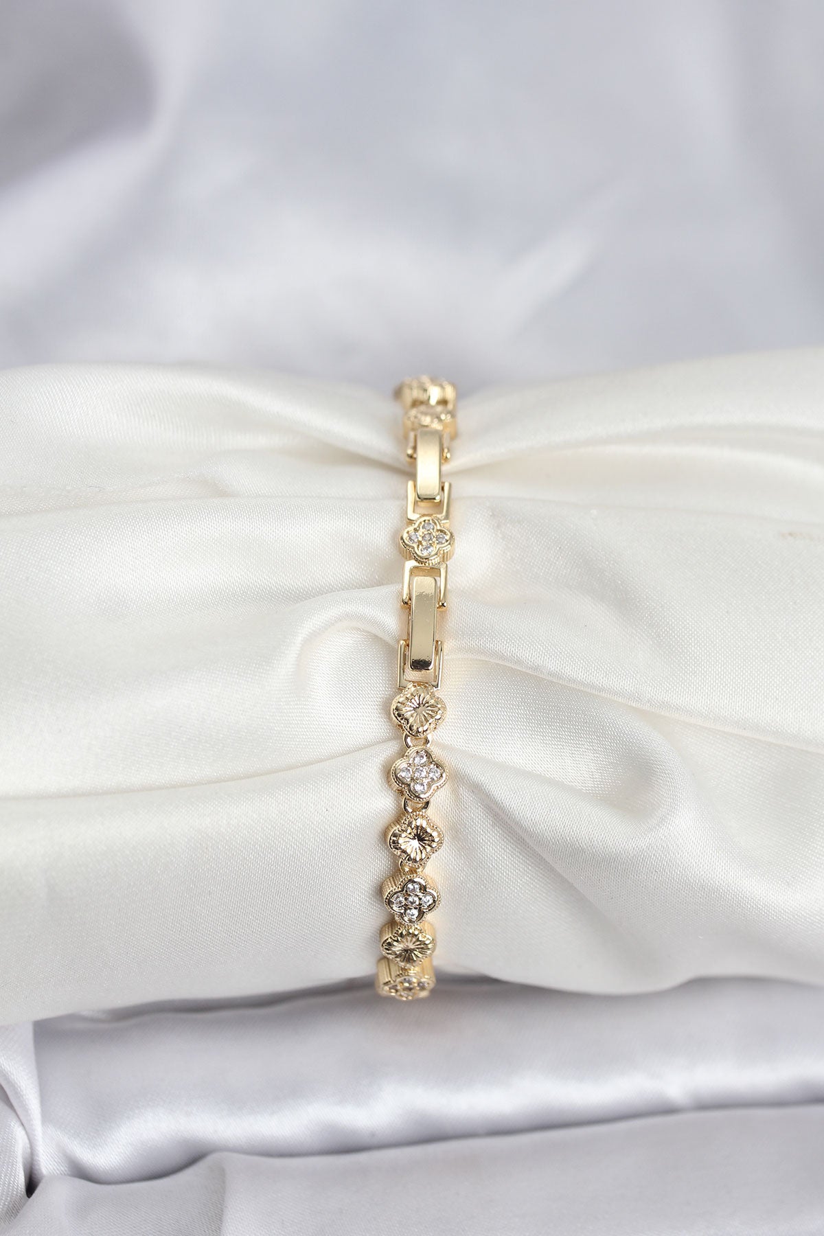 Brass Gold-Tone Clover Women's Bracelet with Zircon Detail