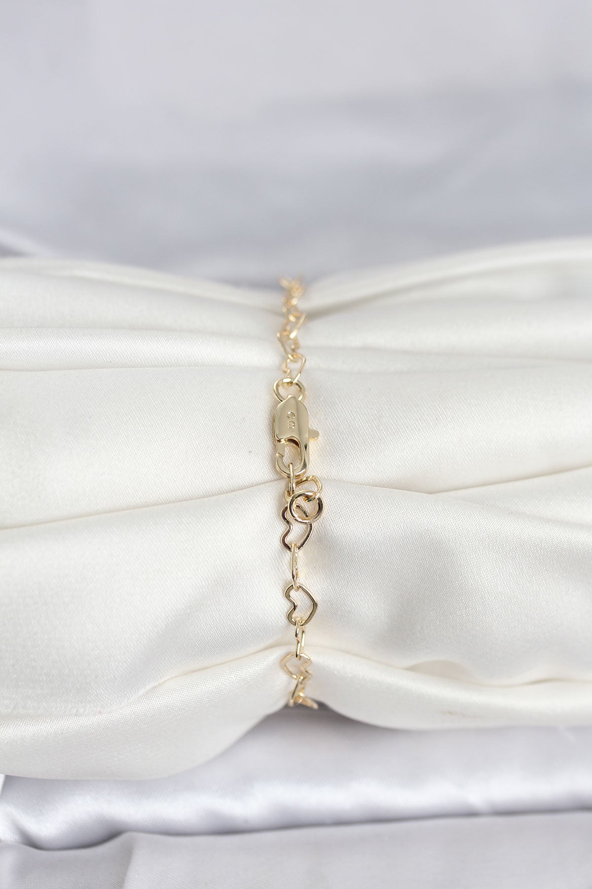 Gold-Tone Chain Heart Women's Bracelet