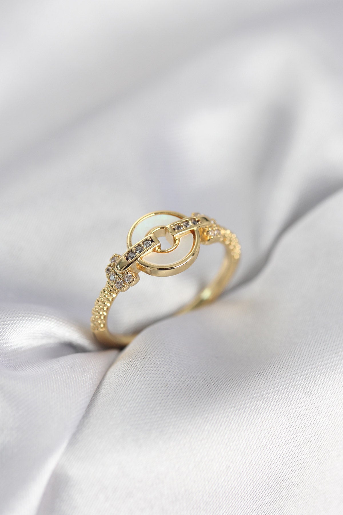 Gold-Tone Circle Shape Women's Ring with Mother-of-Pearl Detail and Zircon Detail