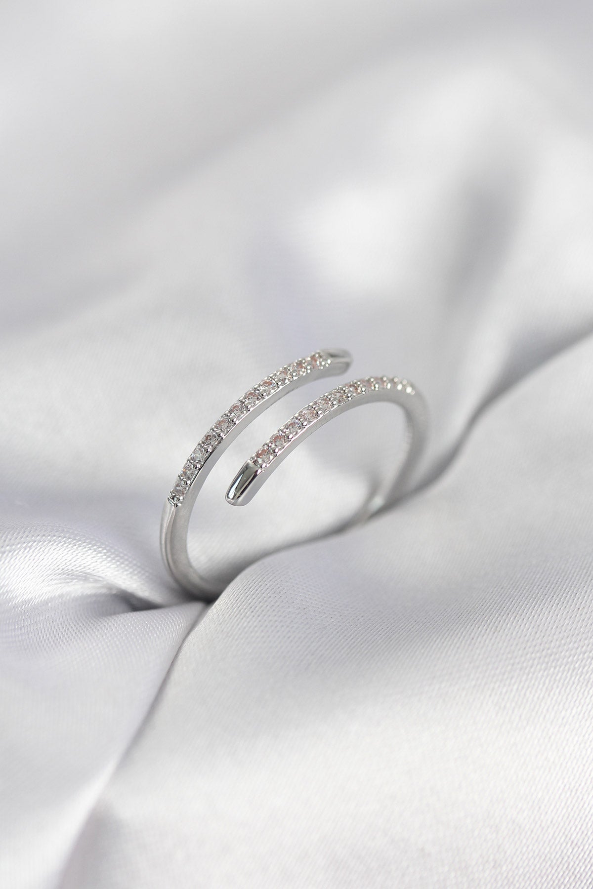 Silver-Tone Snake Tail Women's Ring with Zircon Detail