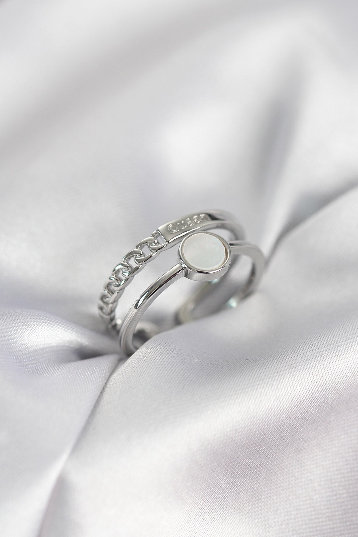 Minimalist Queen Yazılı Silver-Tone Brass Women's Ring