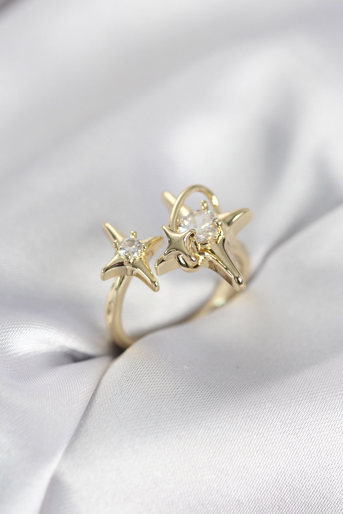 Gold-Tone Kutup Starı with Zircon Detail Women's Ring