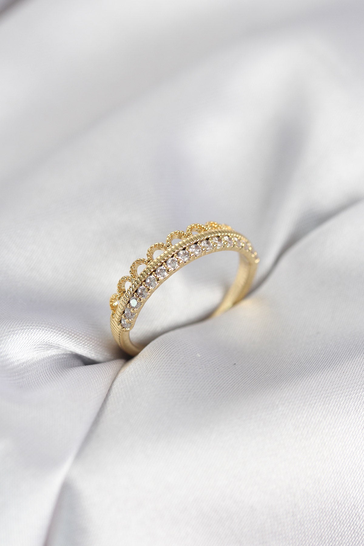 Motif Pattern Gold-Tone with Zircon Detail Women's Ring