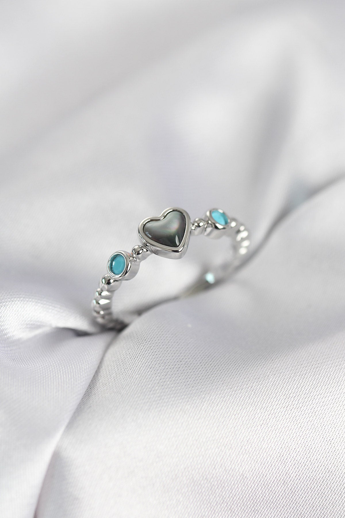 Silver-Tone Hematit with Stone Detail Women's Ring