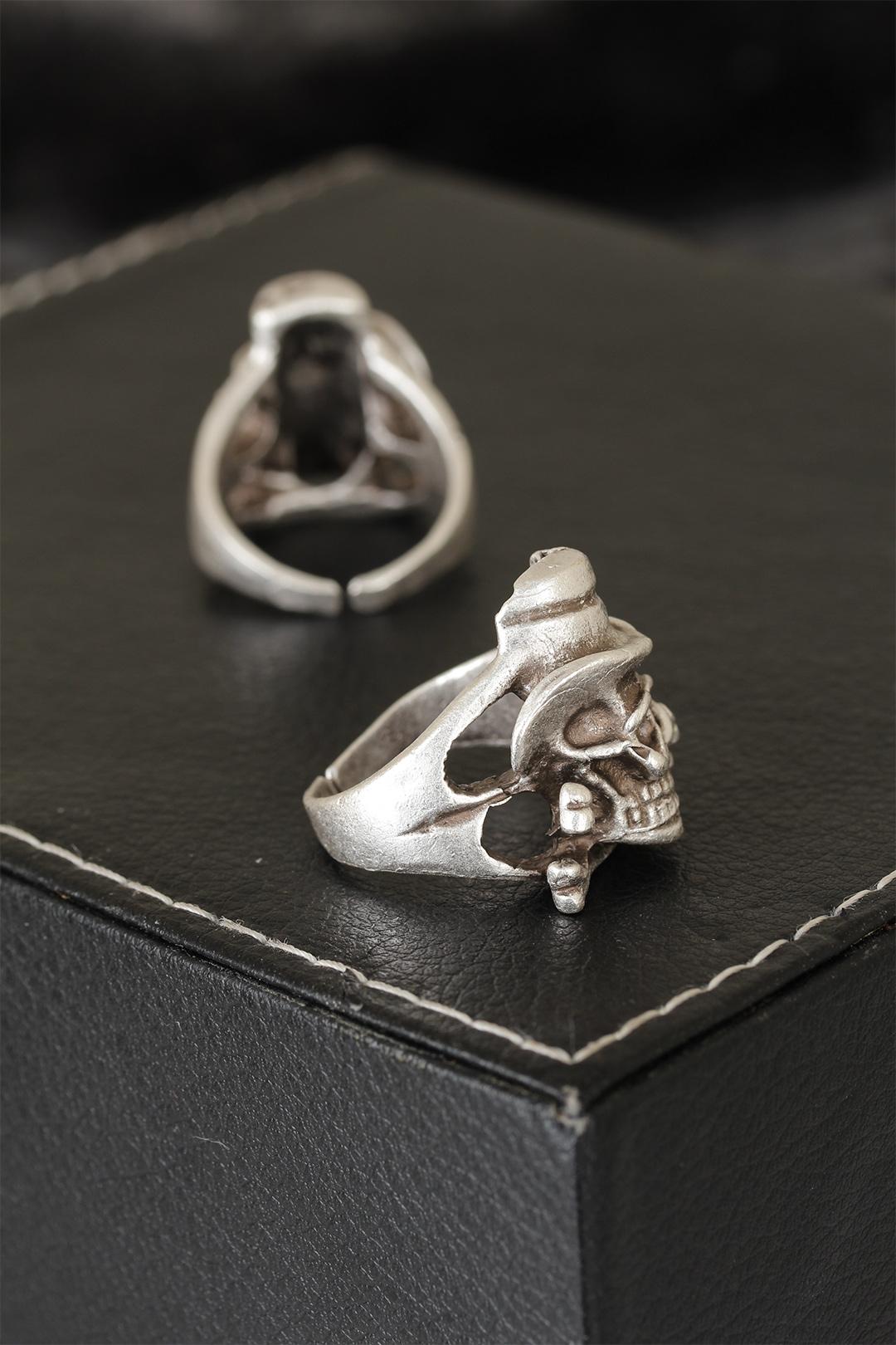 Skull Designed Antique Silver Color Adjustable Model Men's Ring