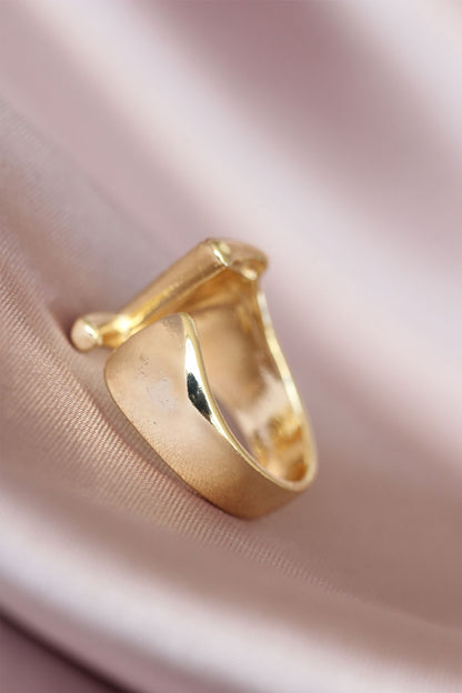 Z Harfli Altın Renk Ayarlamalı Metal Kadın Yüzük