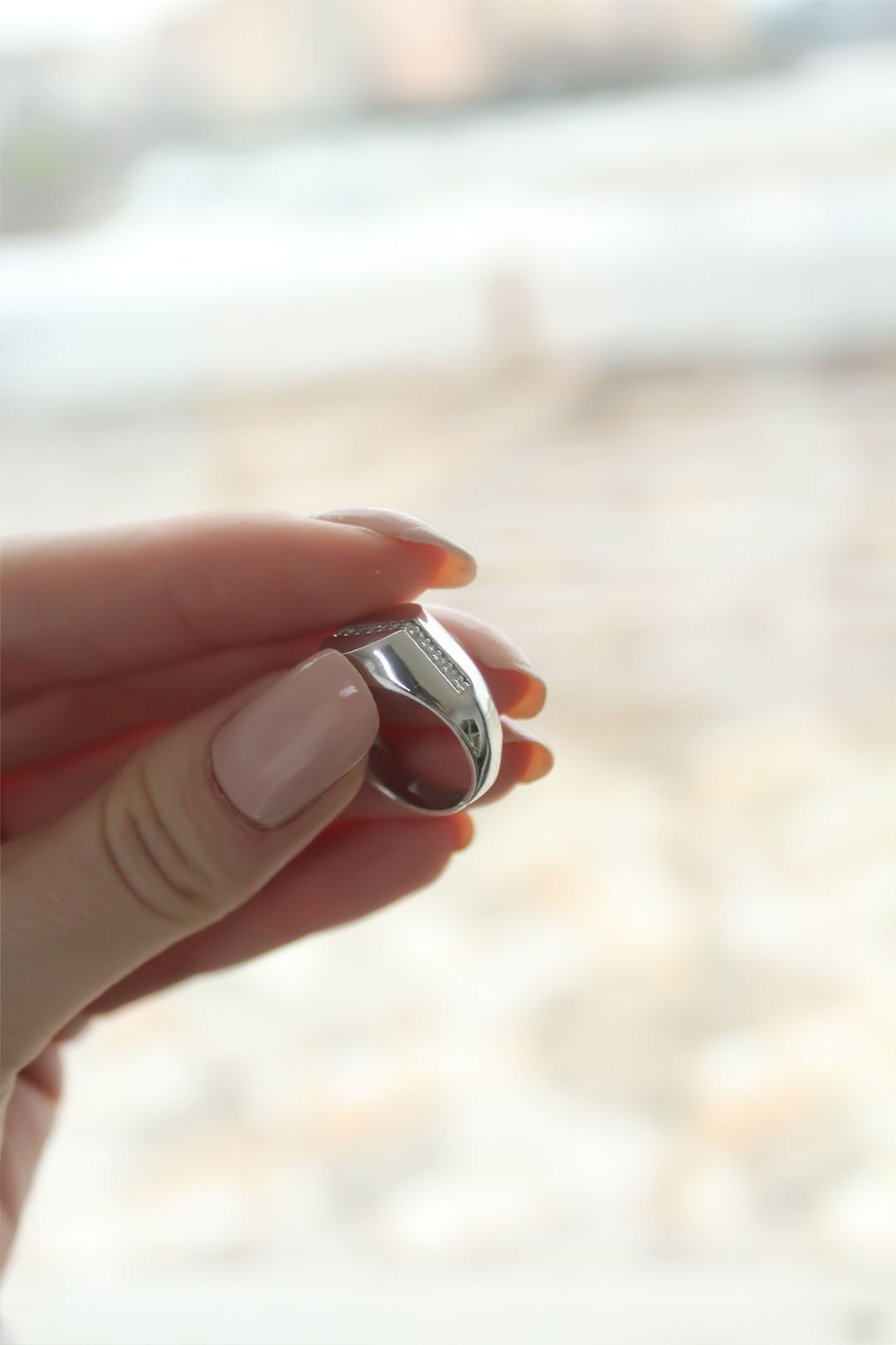 Rhodium Plated Women's Ring with Punta Zircon Stone