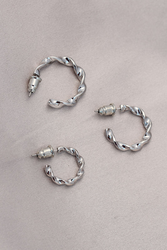 Burgu Model Gümüş Metal Küpe Seti