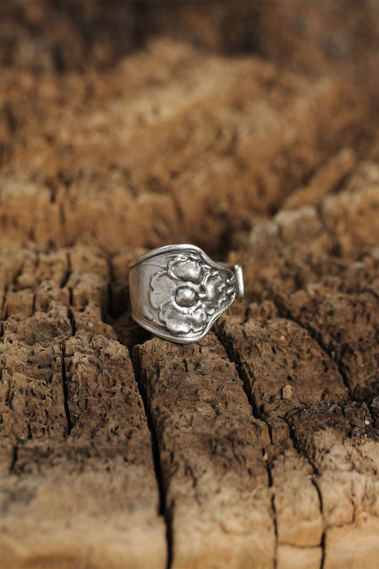 Otantik Çiçek Tasarımlı Ayarlamalı Kadın Yüzük