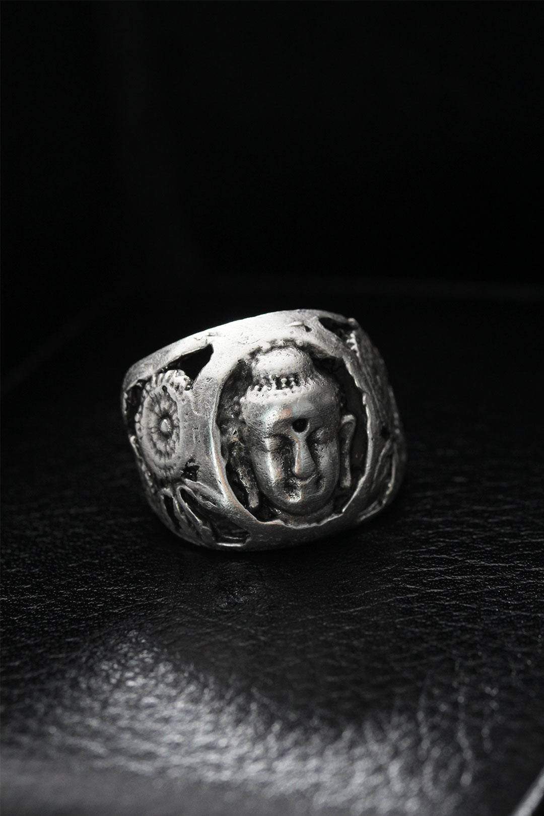 Adjustable Sculpted Model Men's Ring