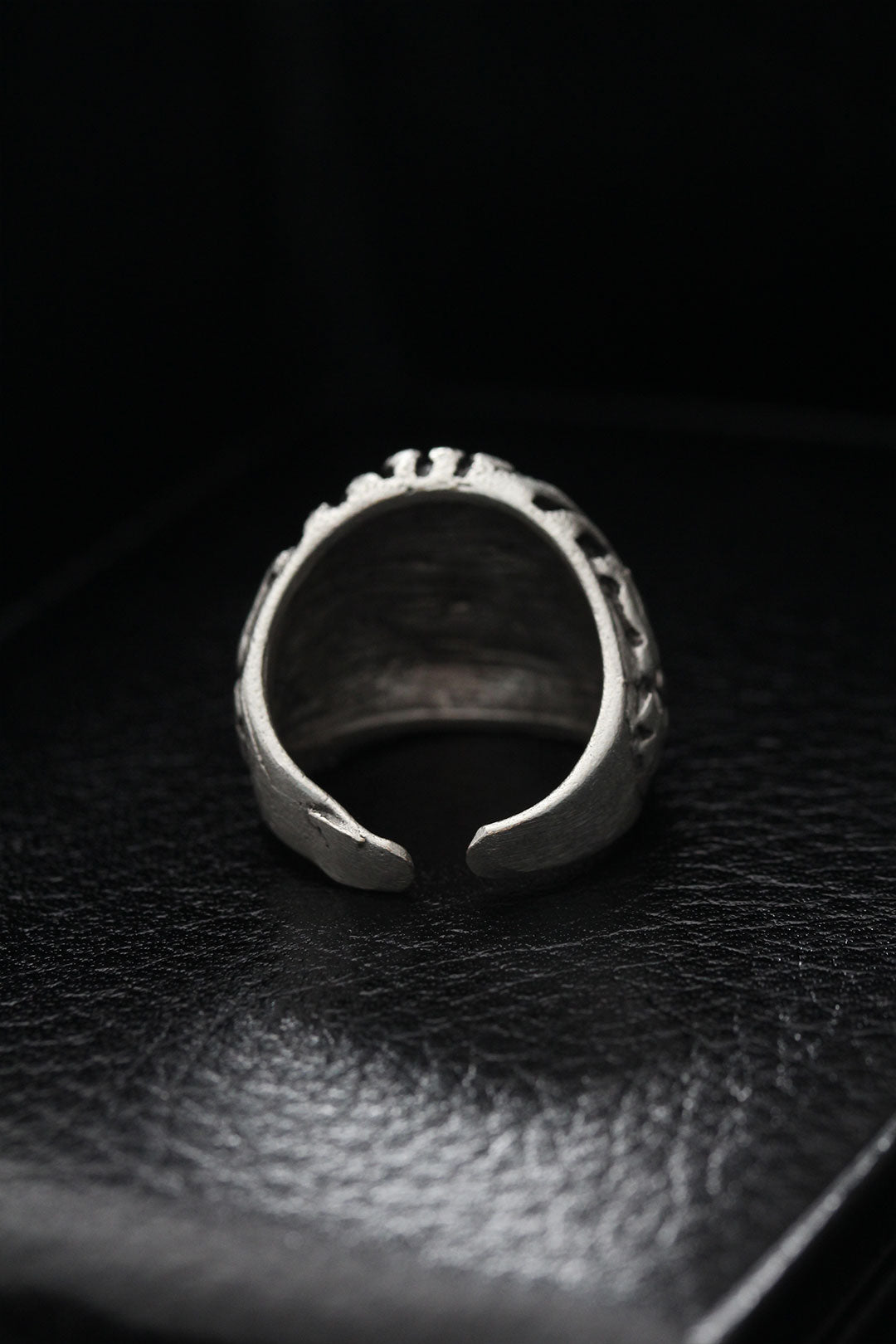 Ayarlanabilir Desenli Kurukafa Model Erkek Yüzük