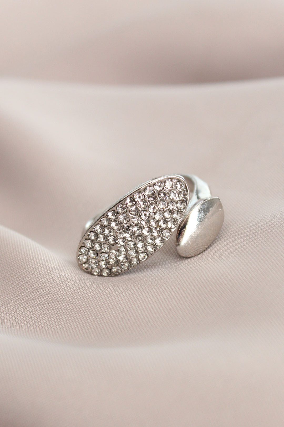 Ayarlanabilir Gümüş Renk Zirkon Taşlı Virgül Yüzük