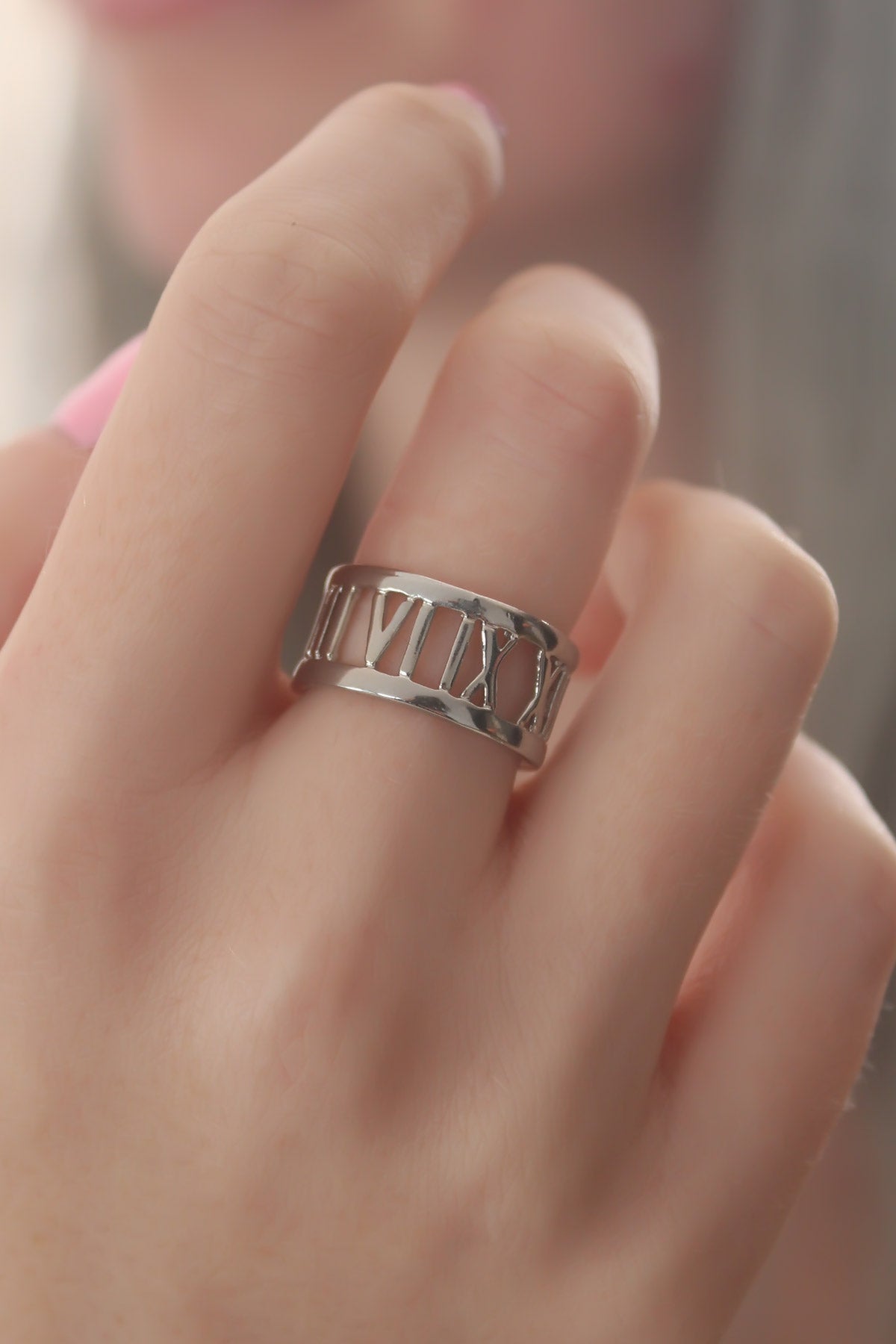 Silver Color Roman Numeral Model Women's Ring