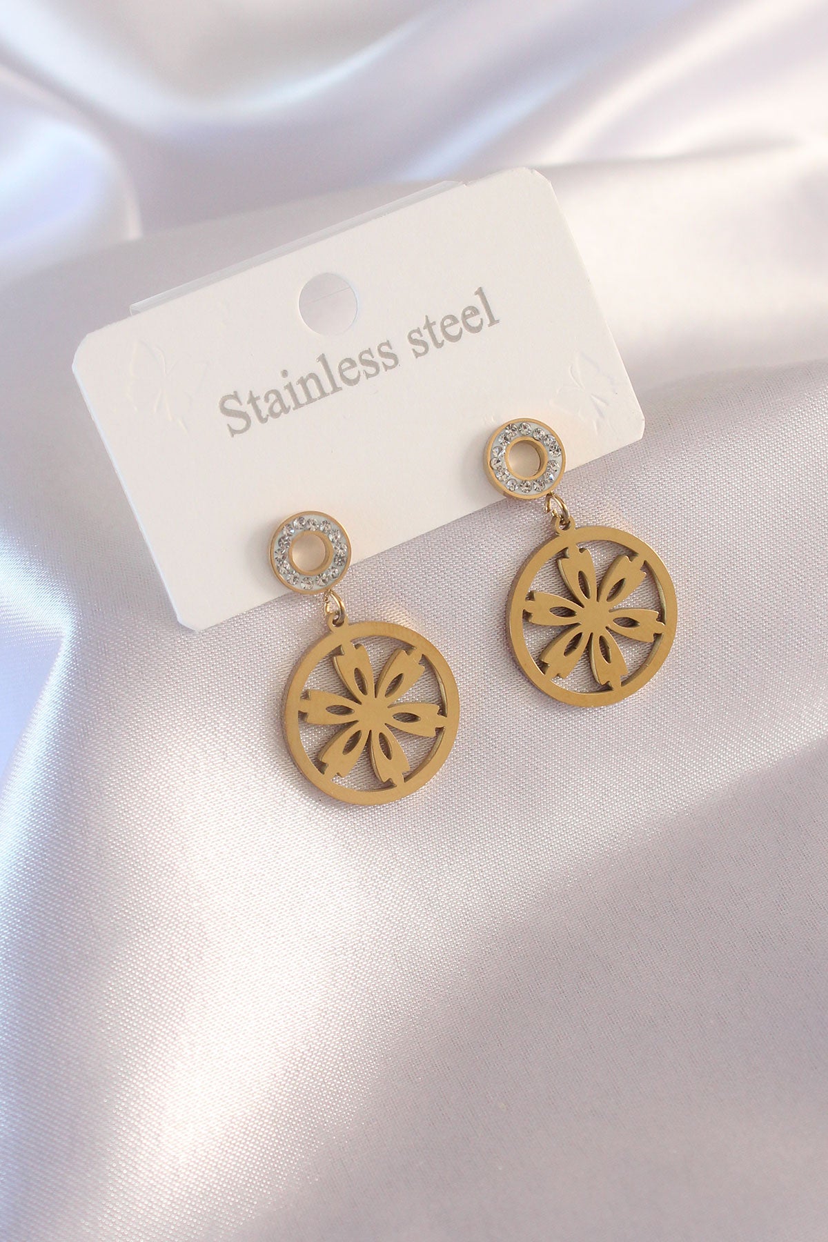 Çelik Gold Renk Çiçek Figür Zirkon Taş Detay Kadın Küpe