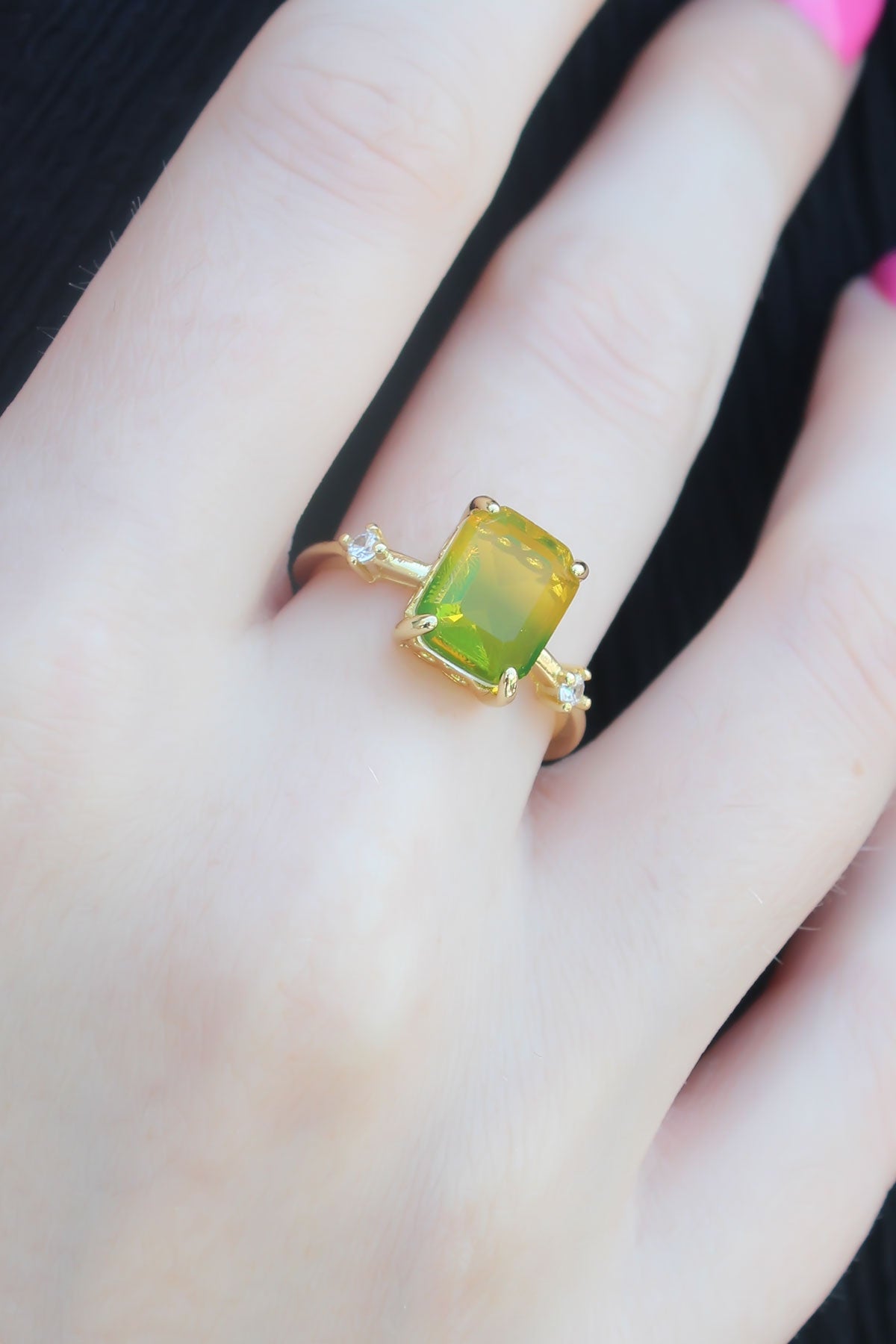 Gold Renk Renkli Zirkon Taşlı Pirinç Kadın Yüzük