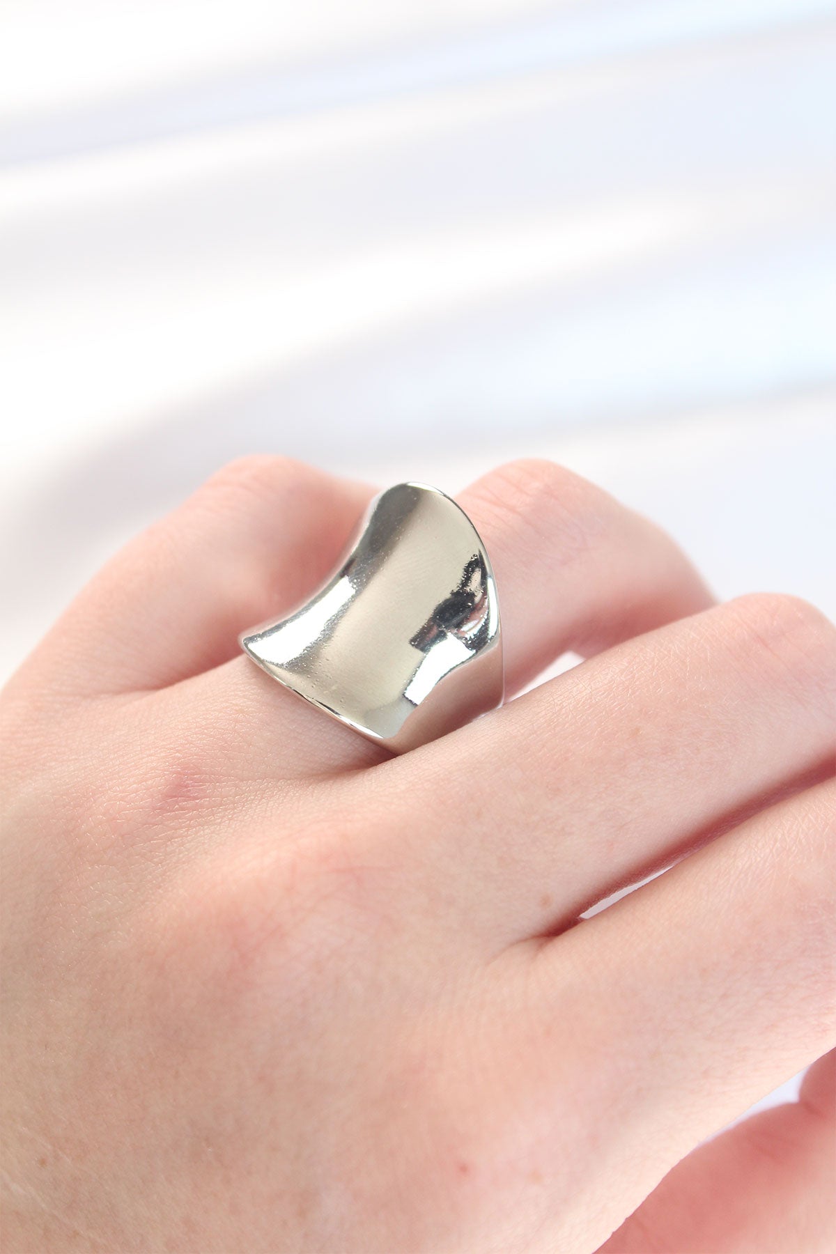 Silver Color Adjustable Curved Mirror Ring
