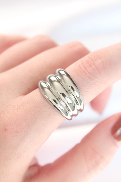 Silver Color Adjustable Striped Bombe Ring
